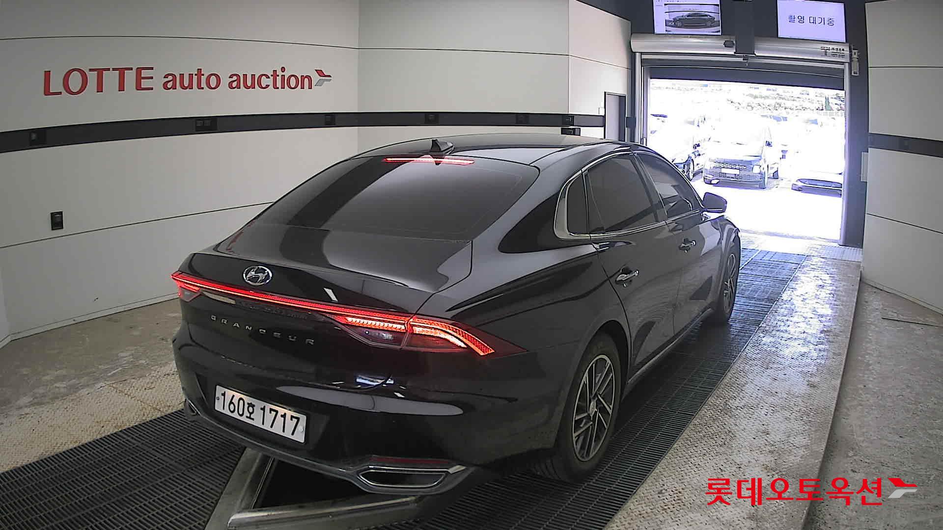 Hyundai Grandeur - 18