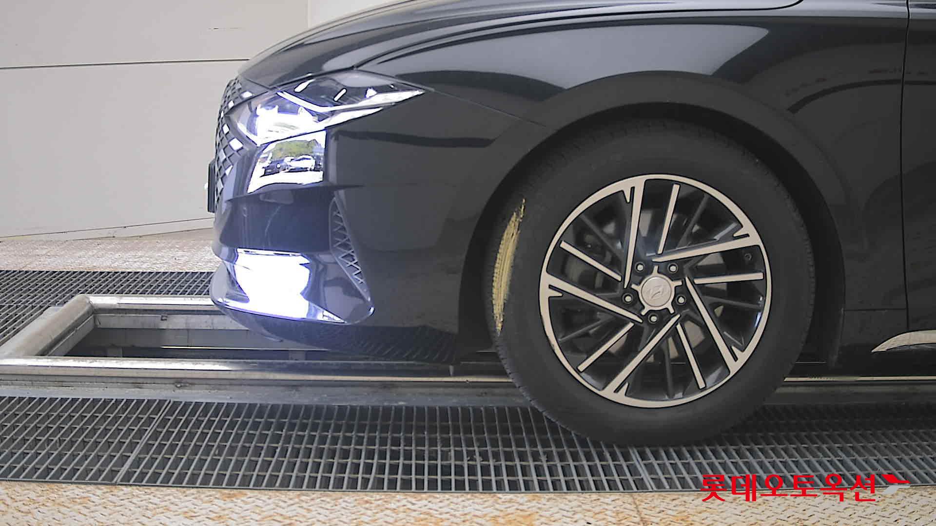 Hyundai Grandeur - 25