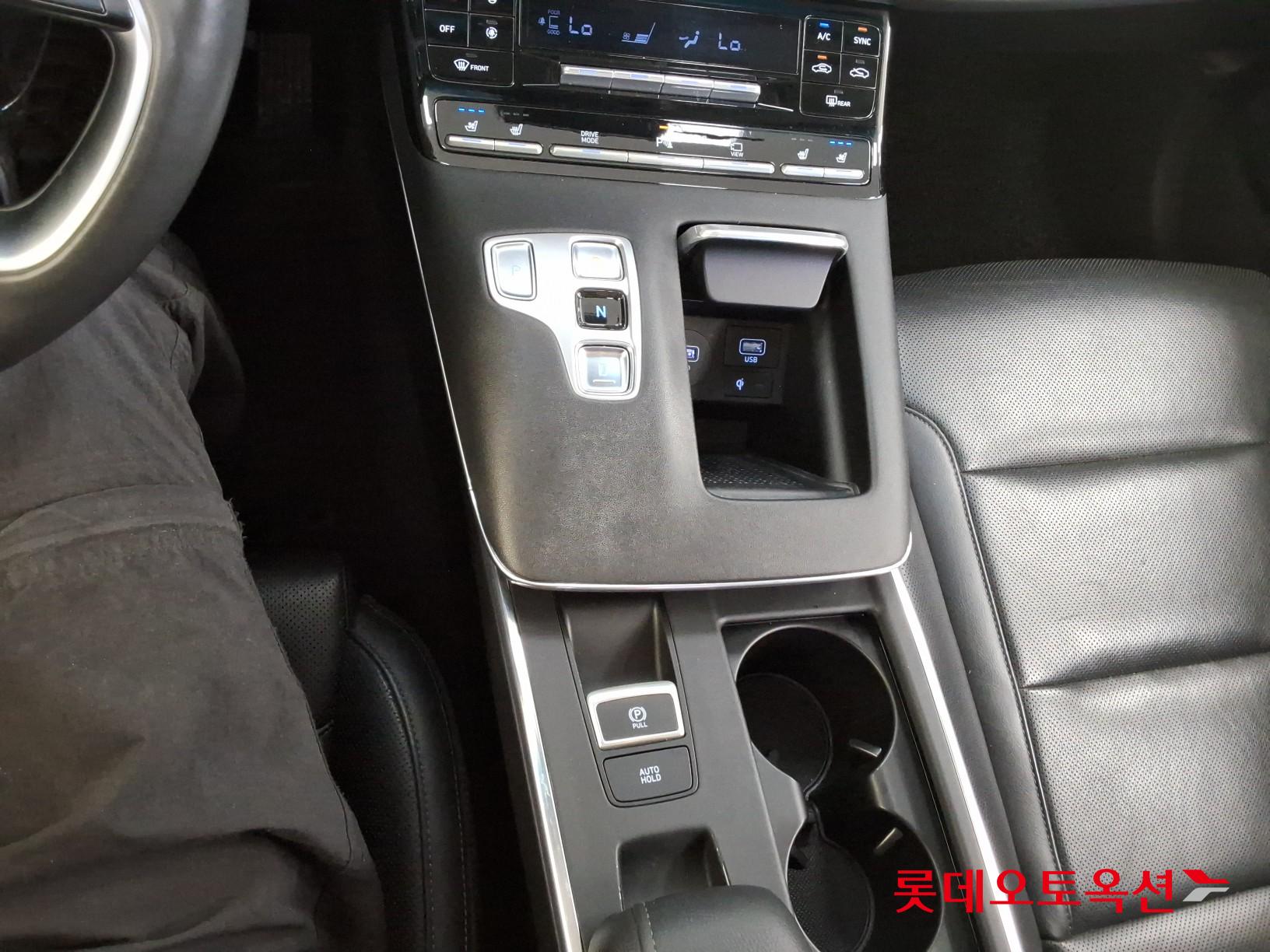 Hyundai Grandeur - 32