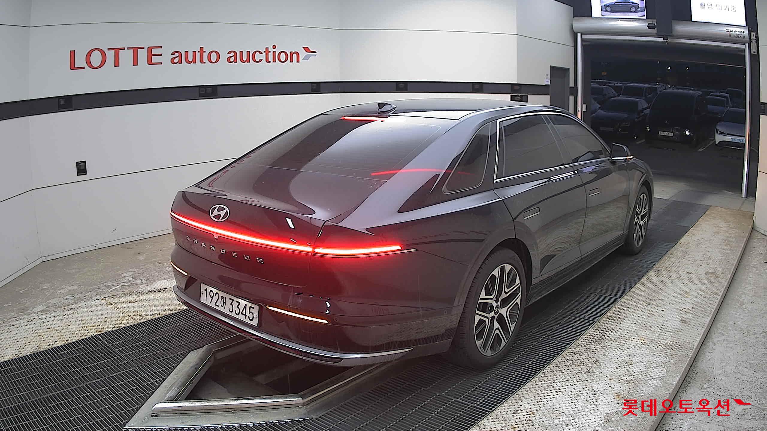 Hyundai Grandeur - 5