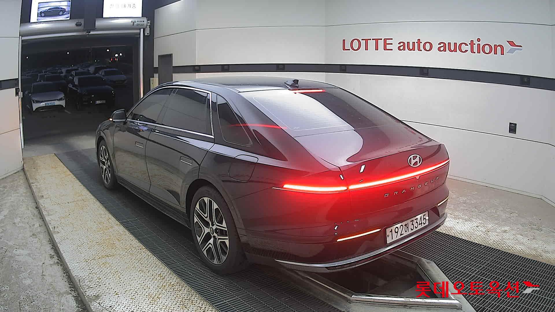 Hyundai Grandeur - 4