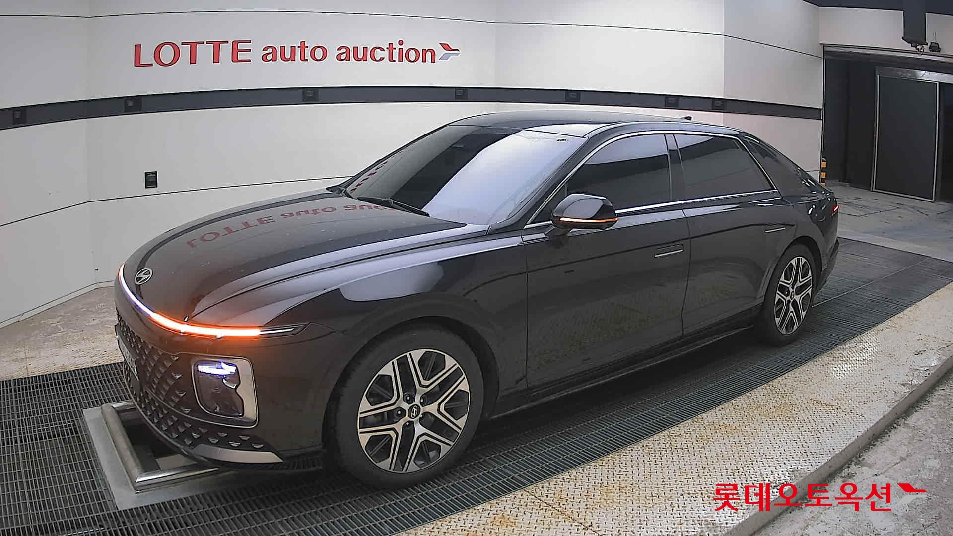 Hyundai Grandeur - 11