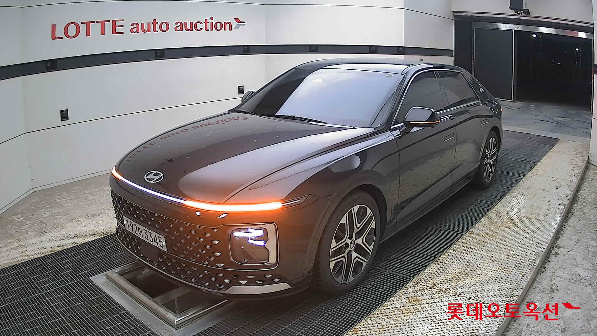 Hyundai Grandeur - 3
