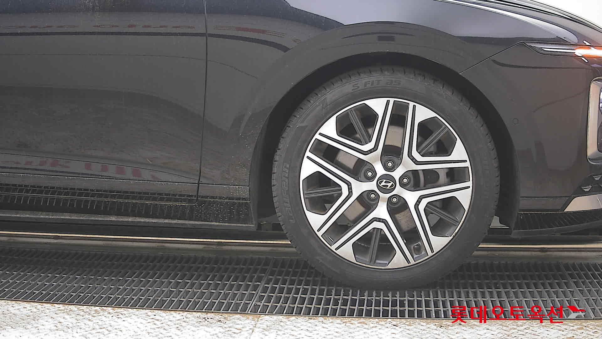 Hyundai Grandeur - 27
