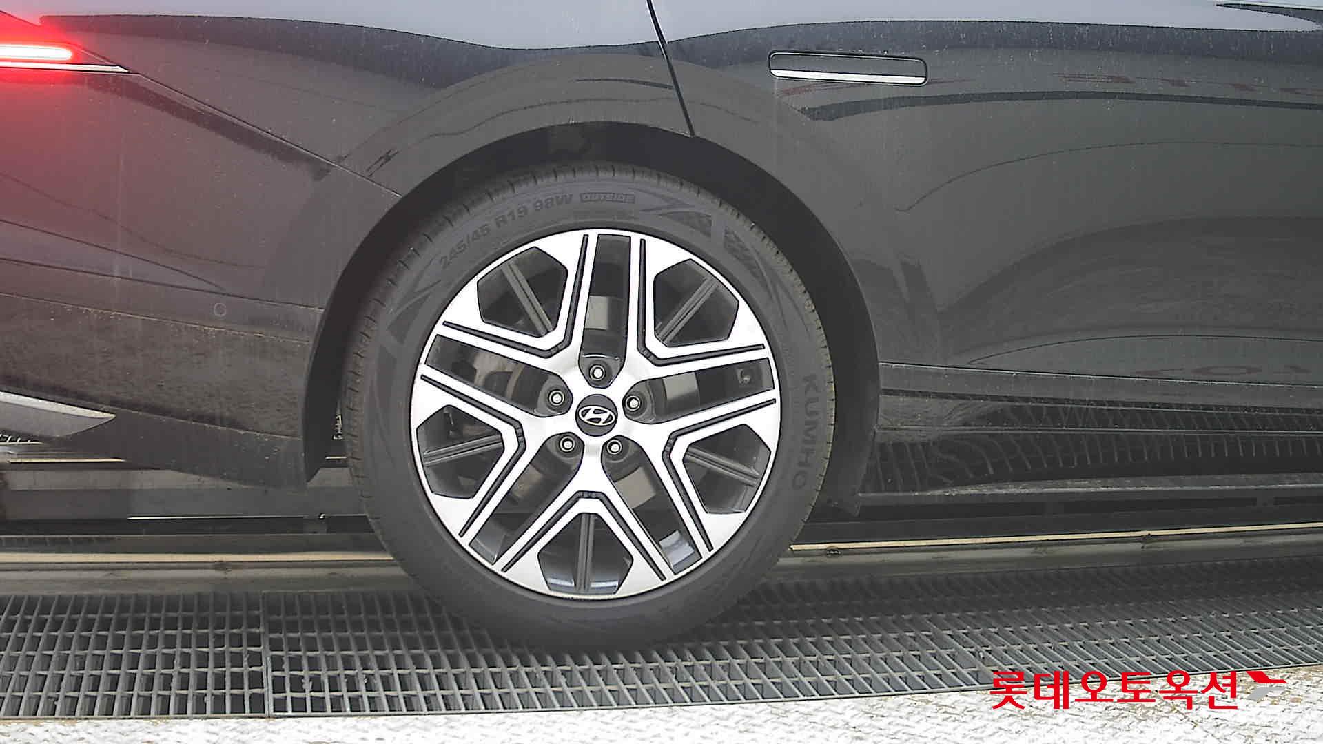 Hyundai Grandeur - 28