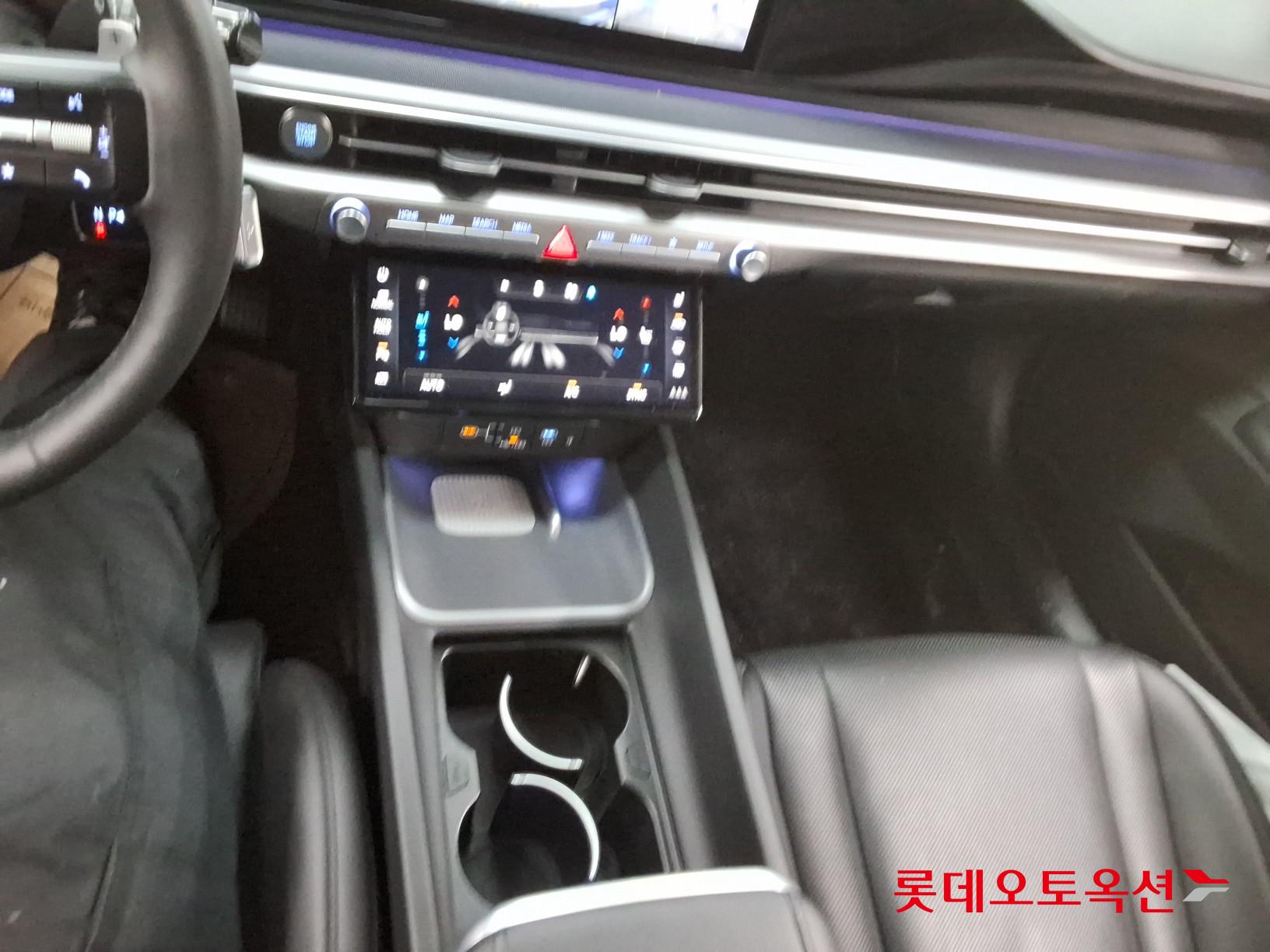 Hyundai Grandeur - 35