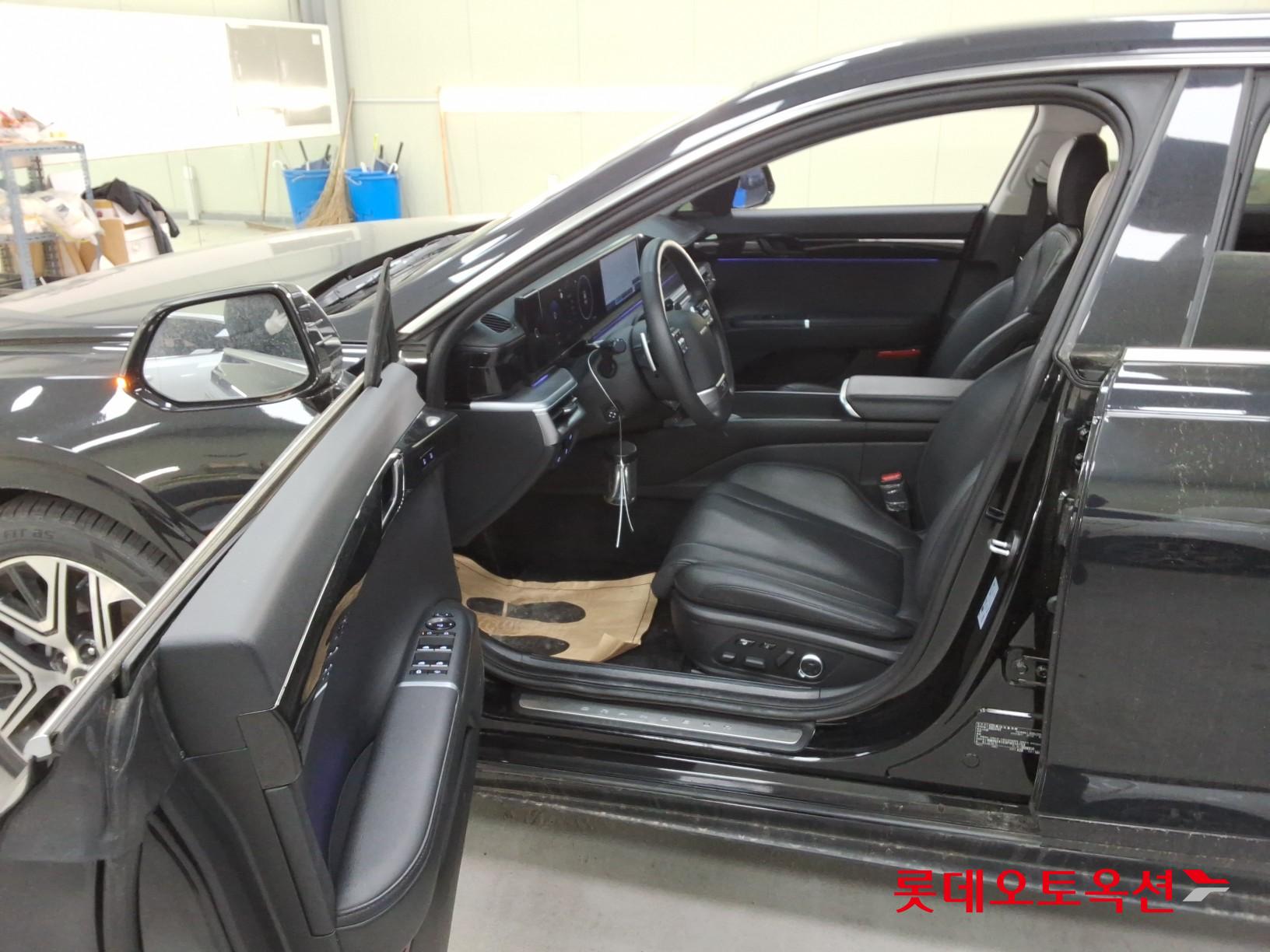 Hyundai Grandeur - 37