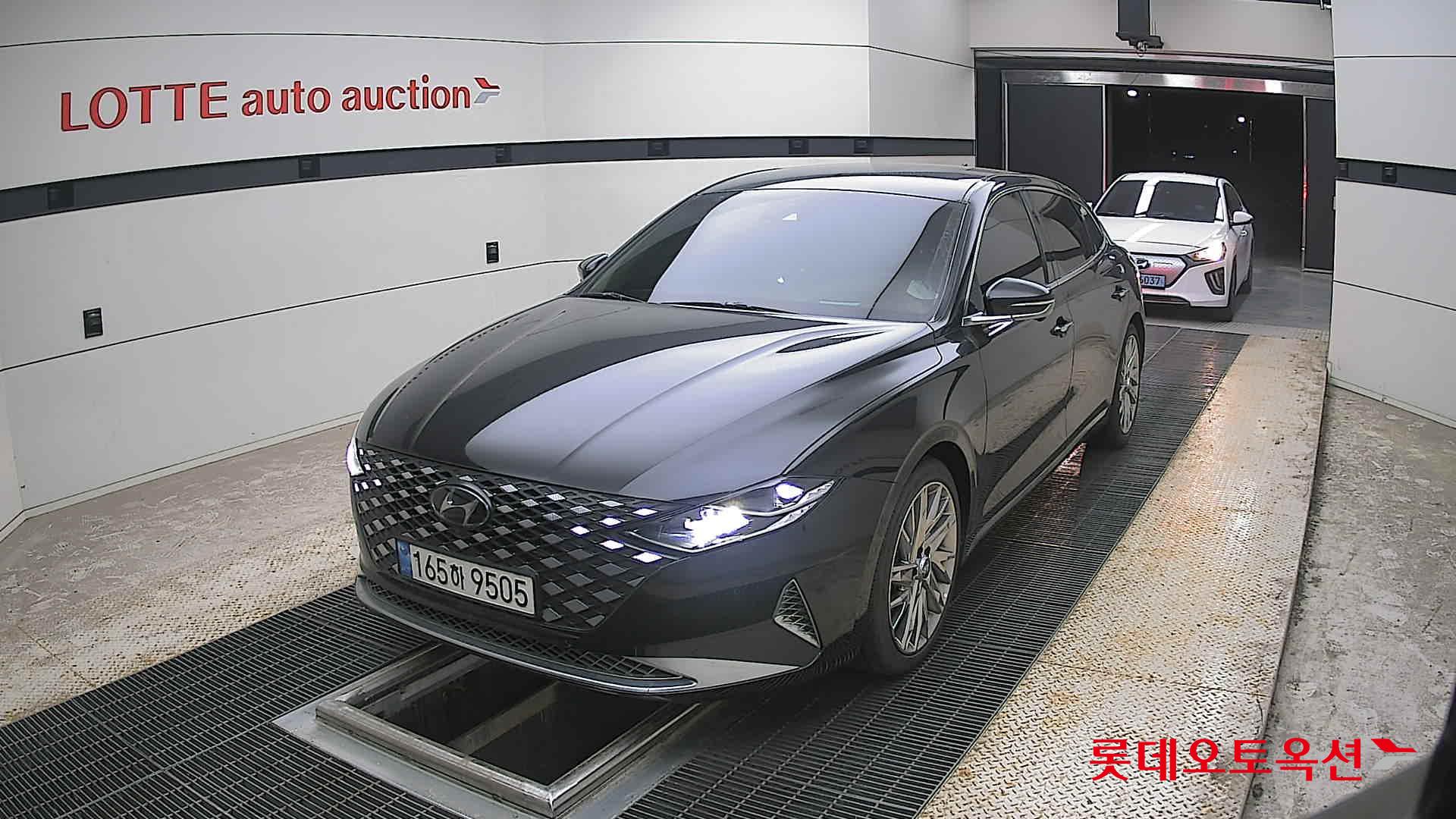 Hyundai Grandeur - 10