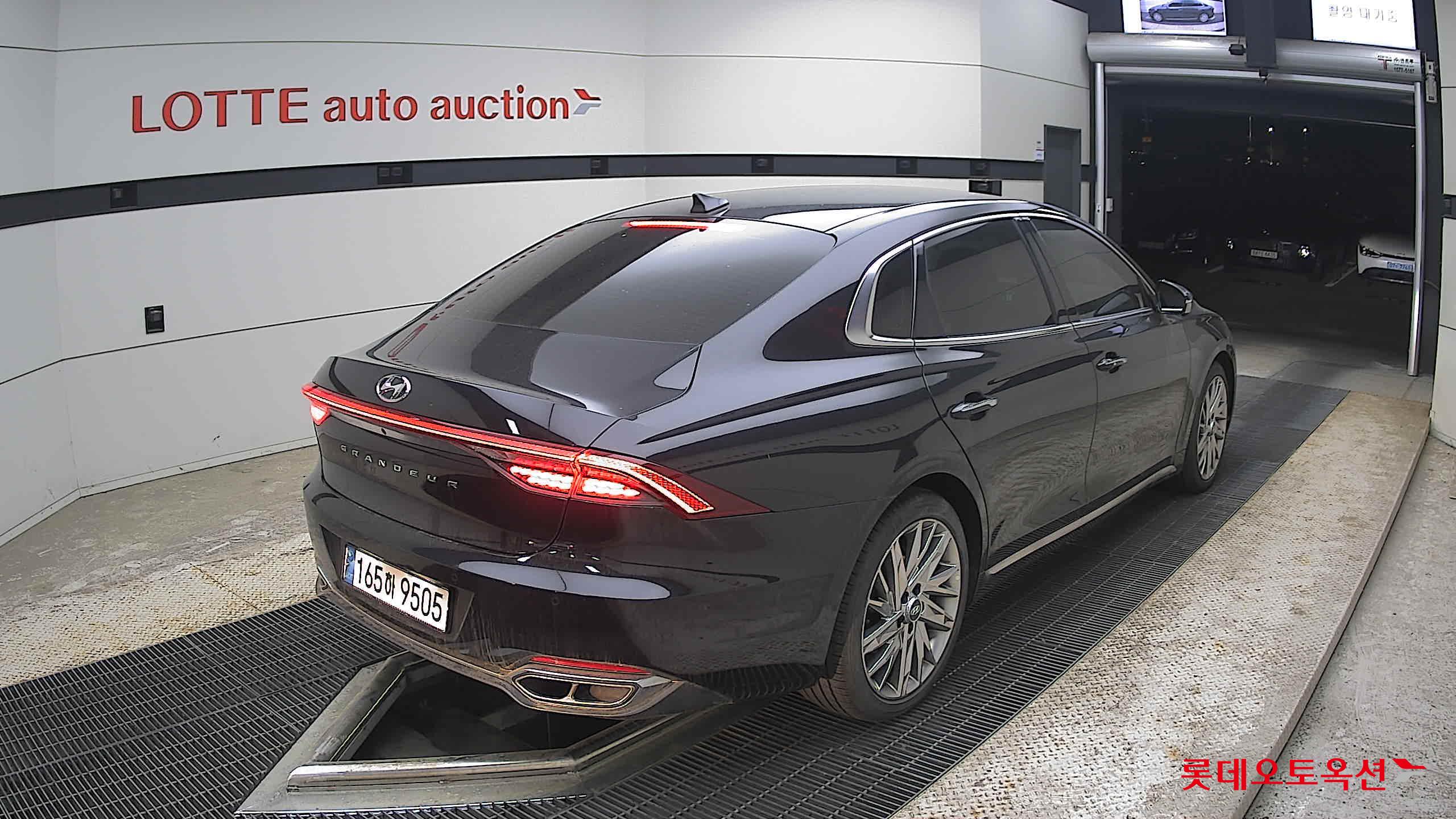 Hyundai Grandeur - 5