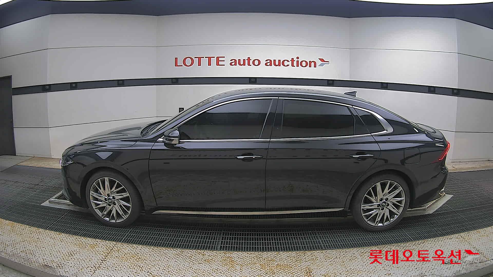 Hyundai Grandeur - 13