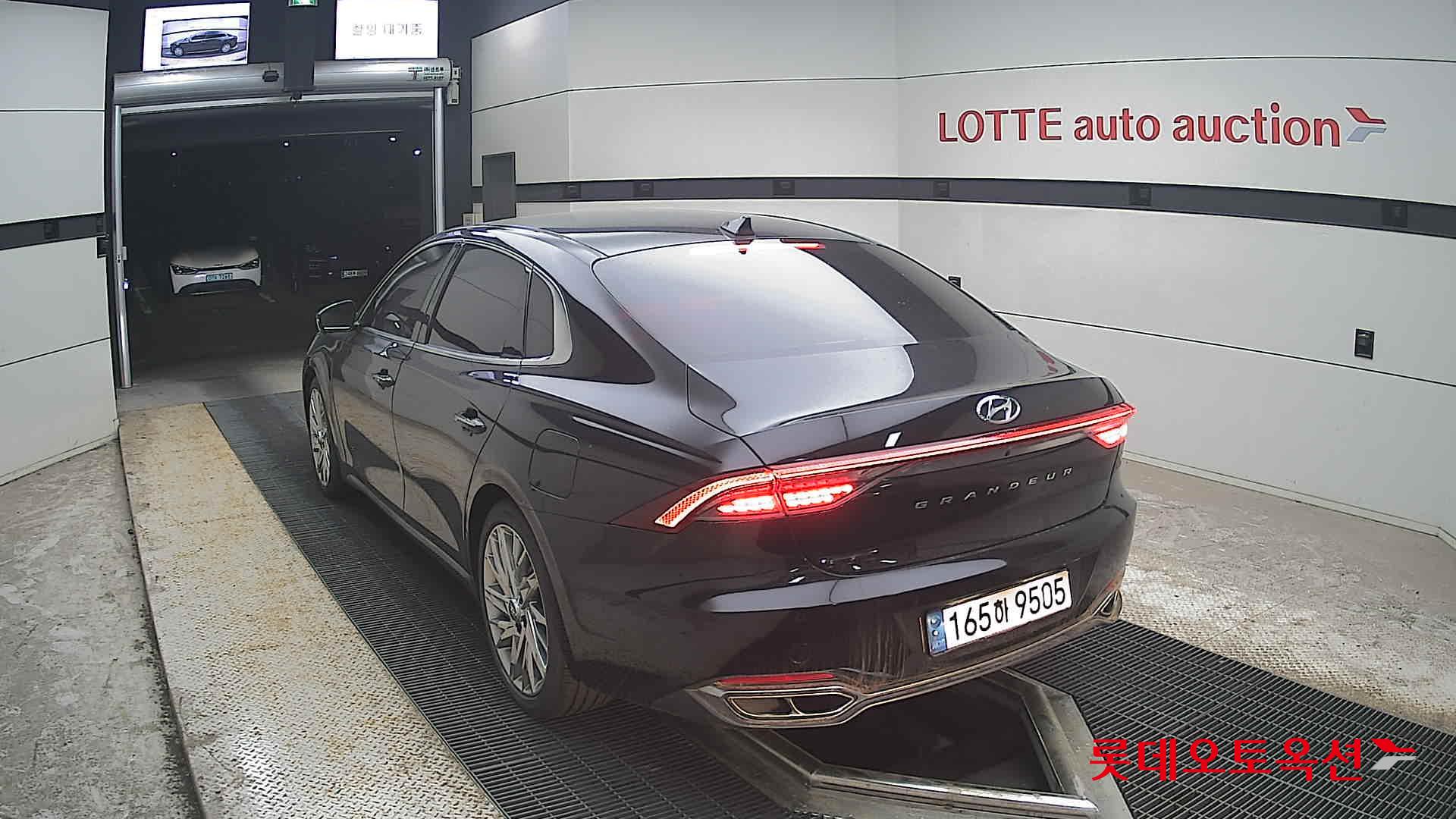 Hyundai Grandeur - 16