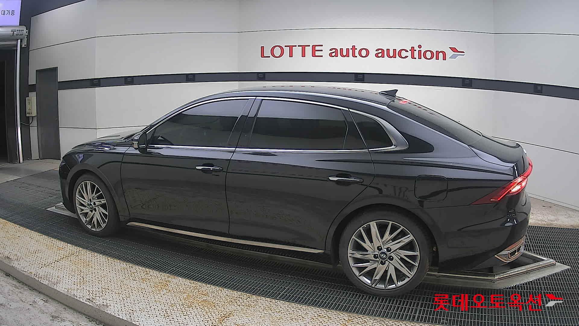 Hyundai Grandeur - 14