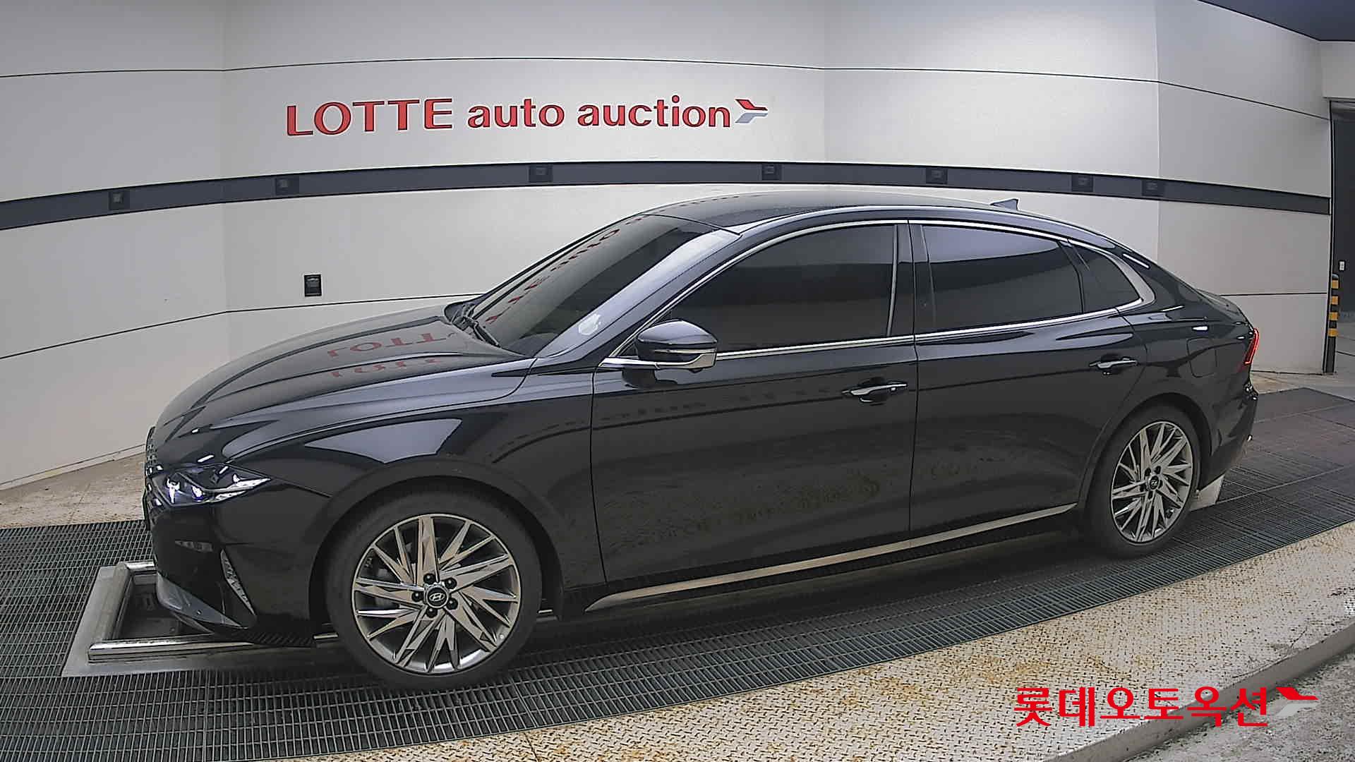 Hyundai Grandeur - 12
