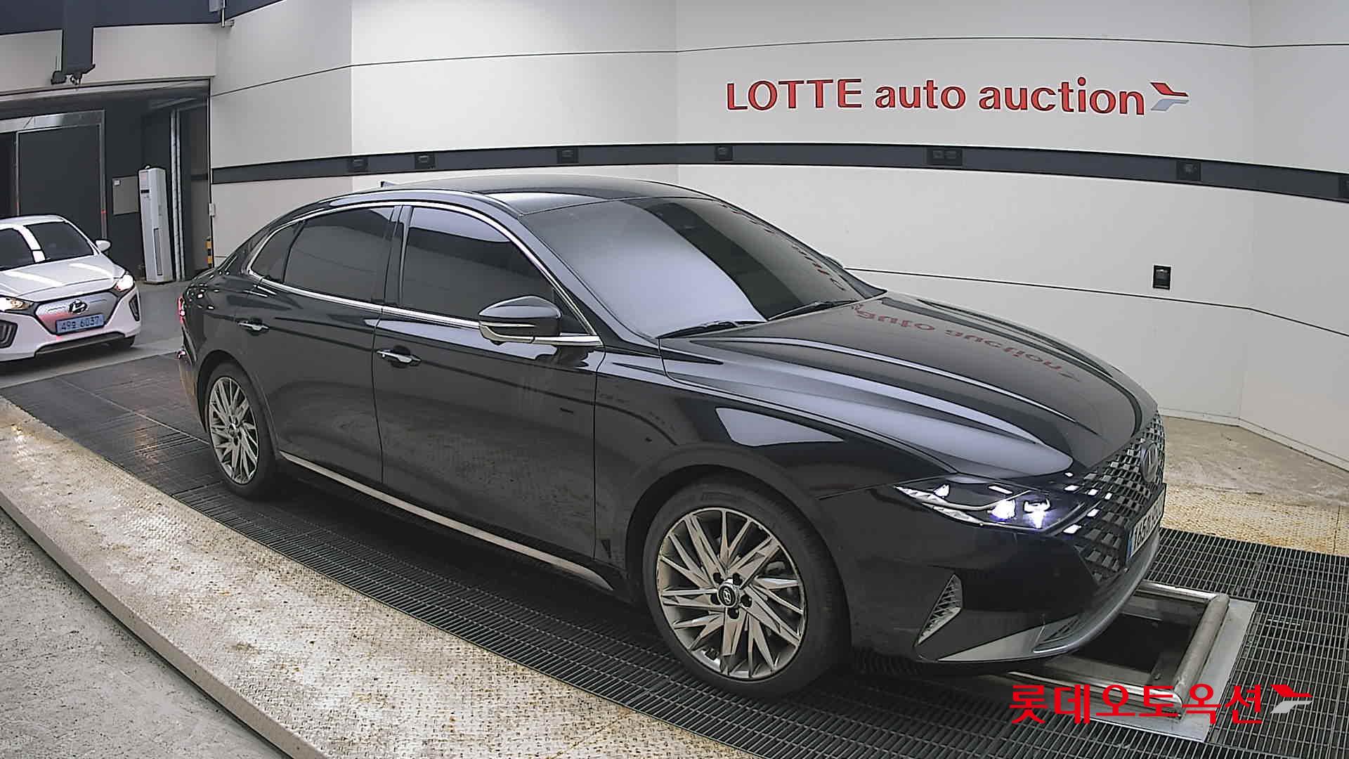 Hyundai Grandeur - 23