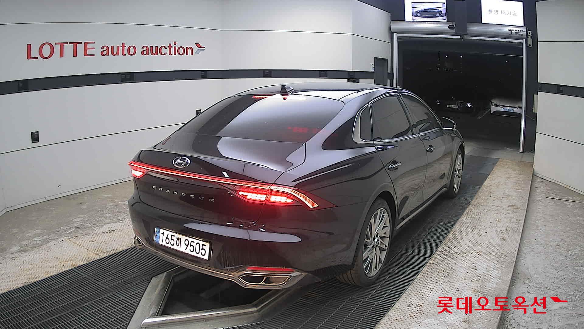 Hyundai Grandeur - 18