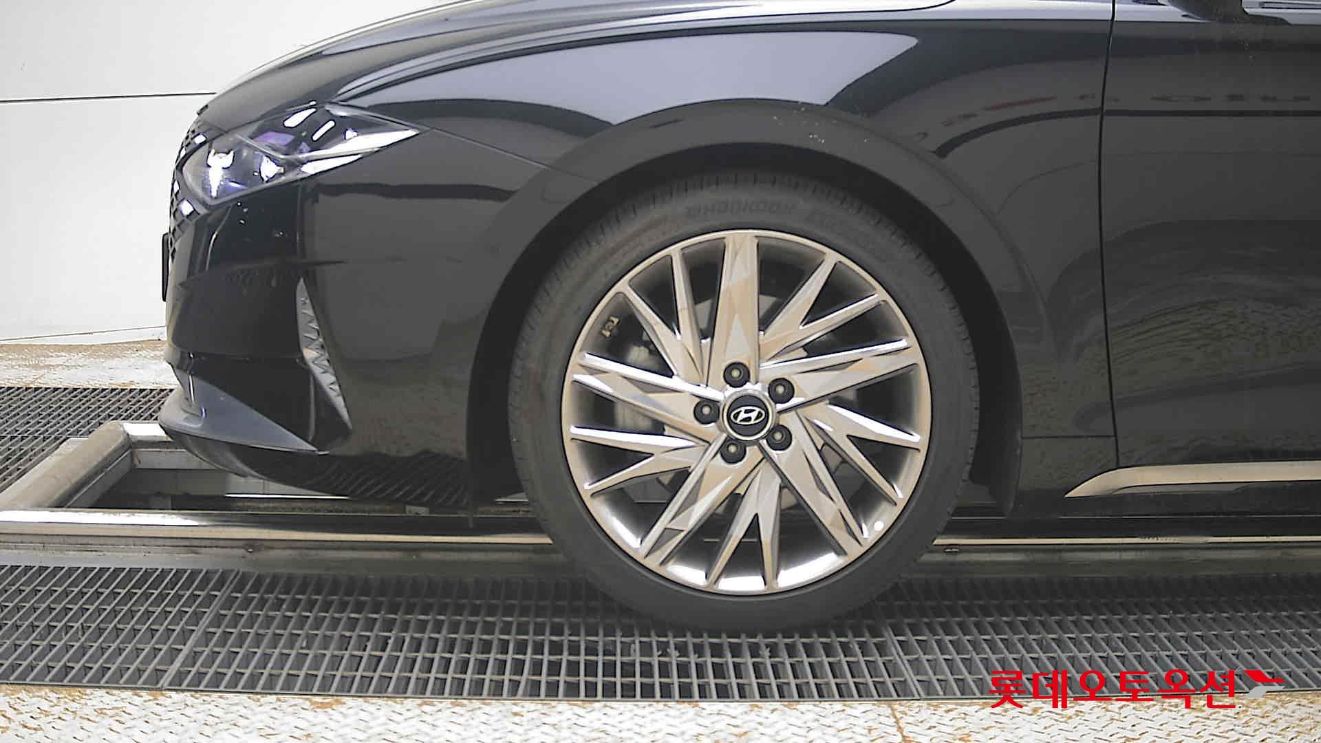 Hyundai Grandeur - 25