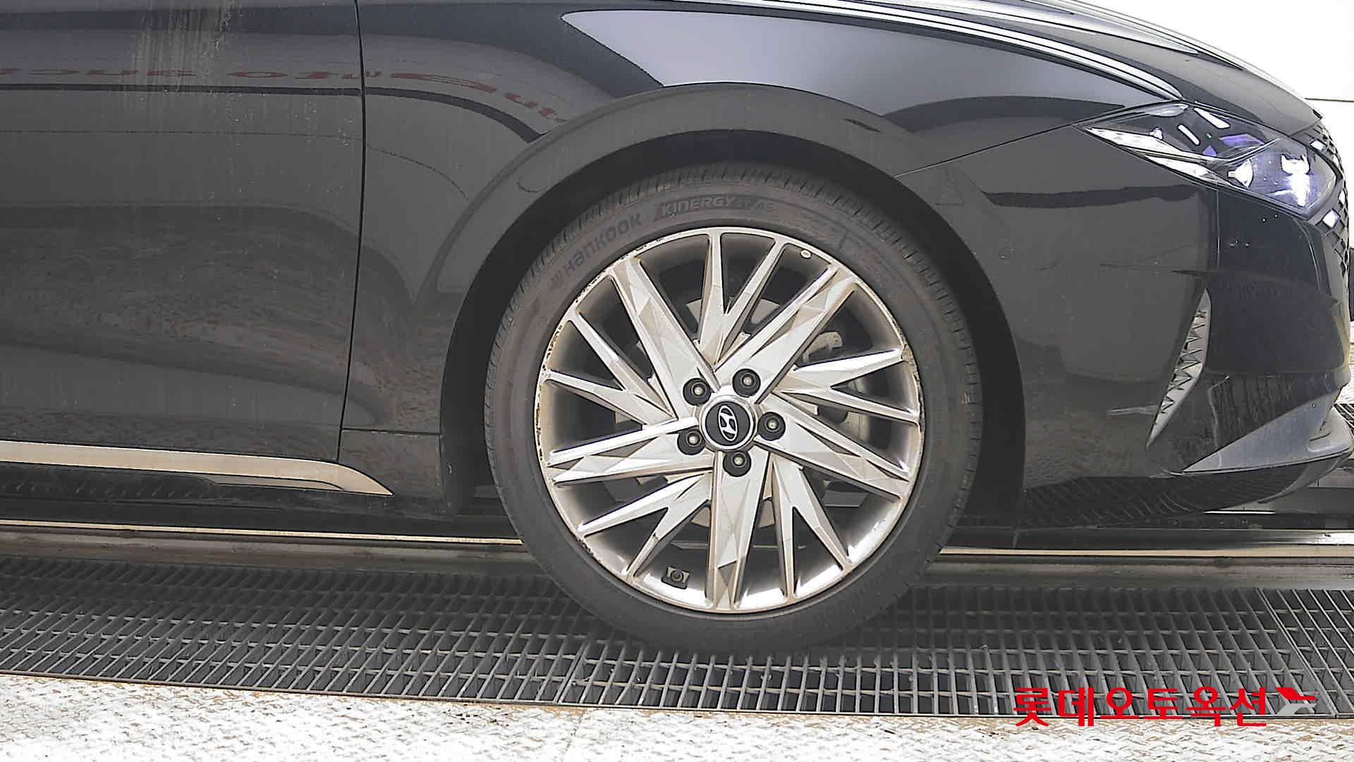 Hyundai Grandeur - 27