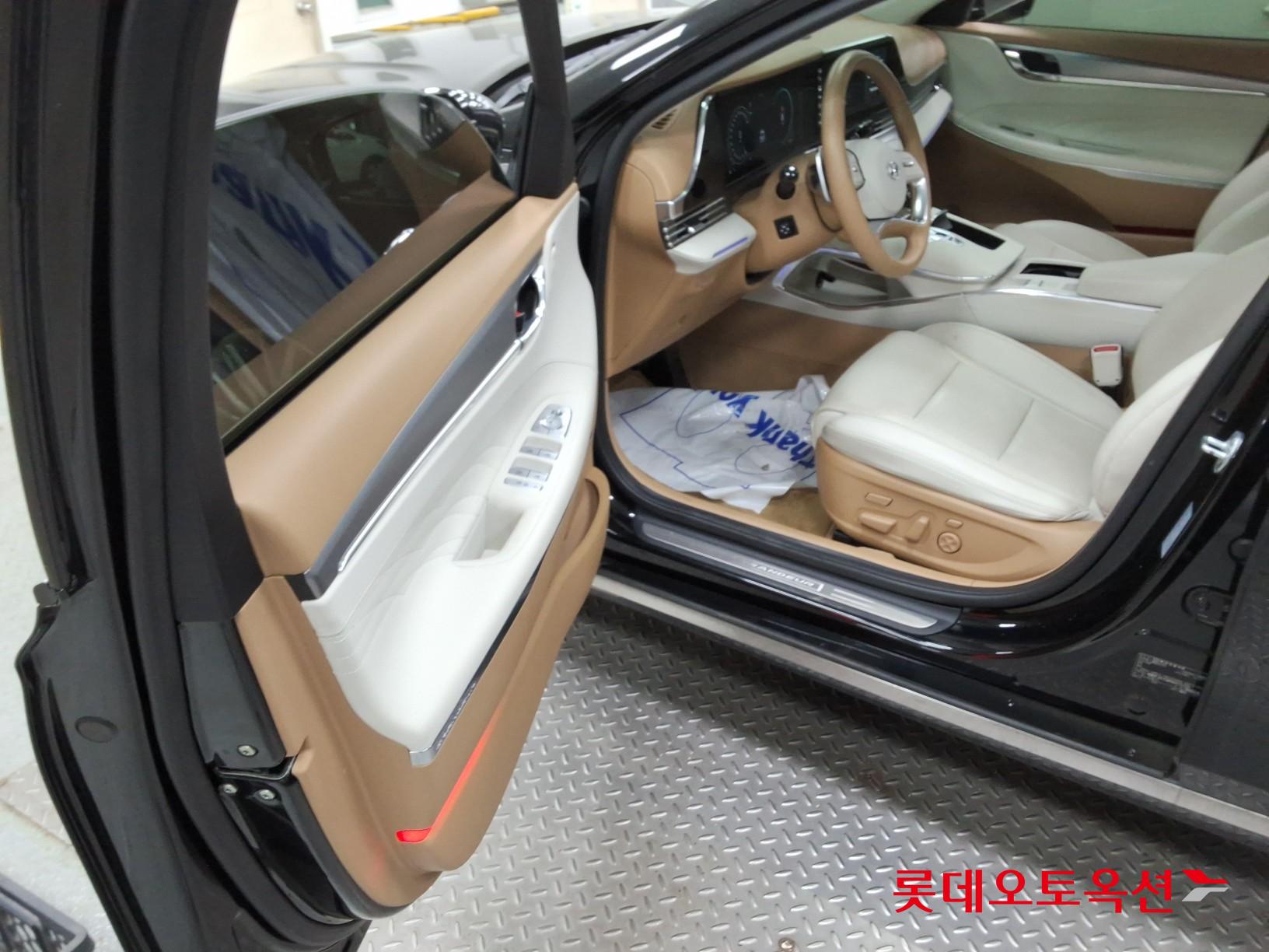 Hyundai Grandeur - 37