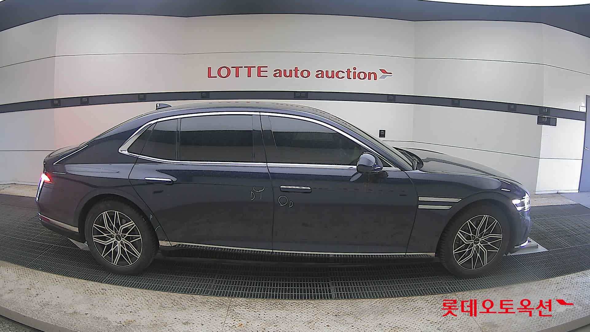 Genesis G90 - 21