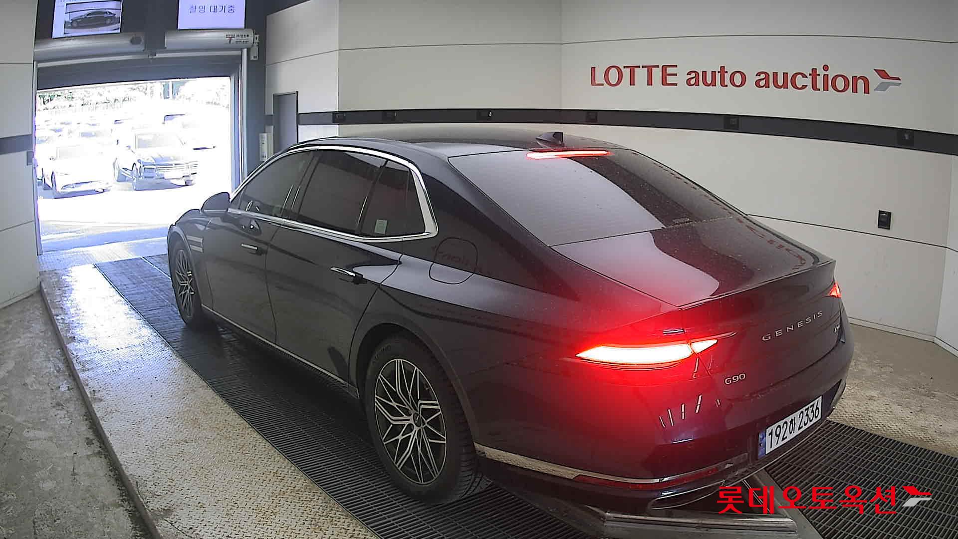Genesis G90 - 4