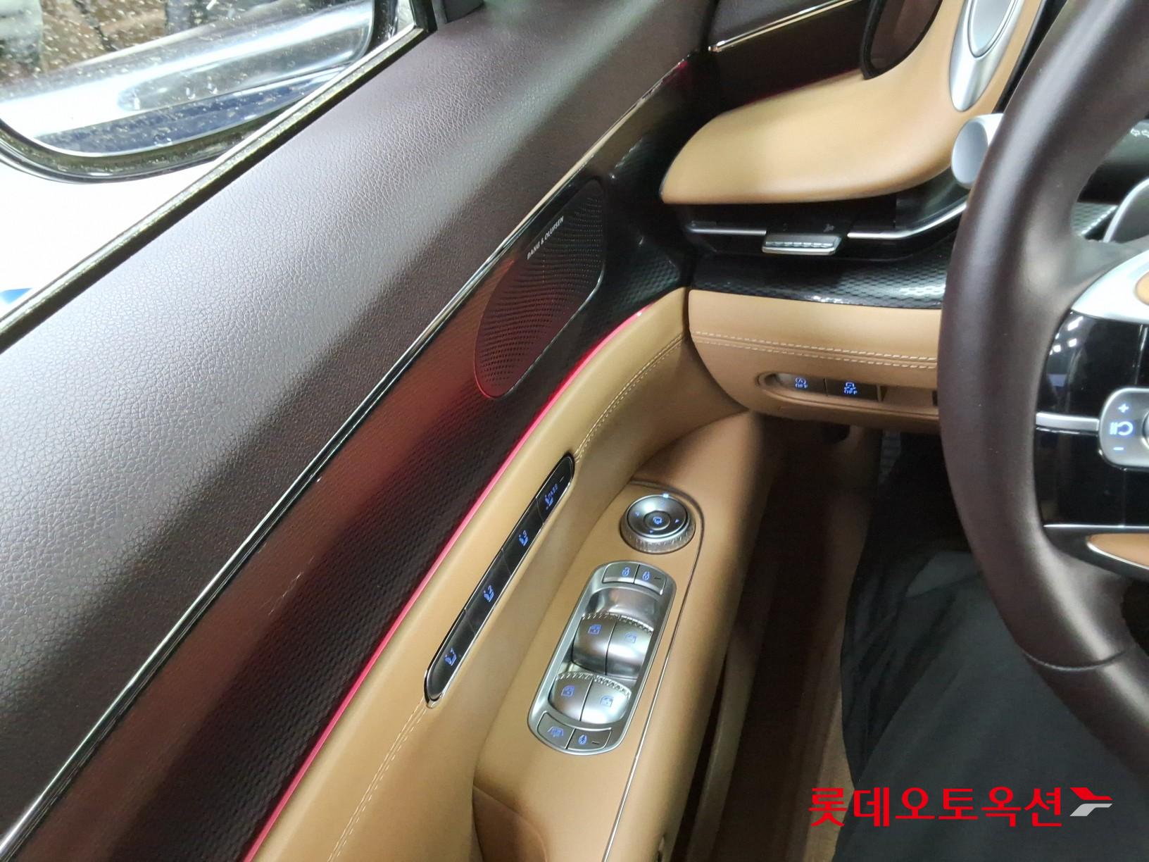 Genesis G90 - 29