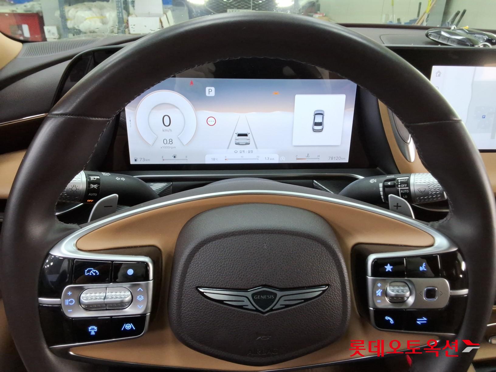 Genesis G90 - 30