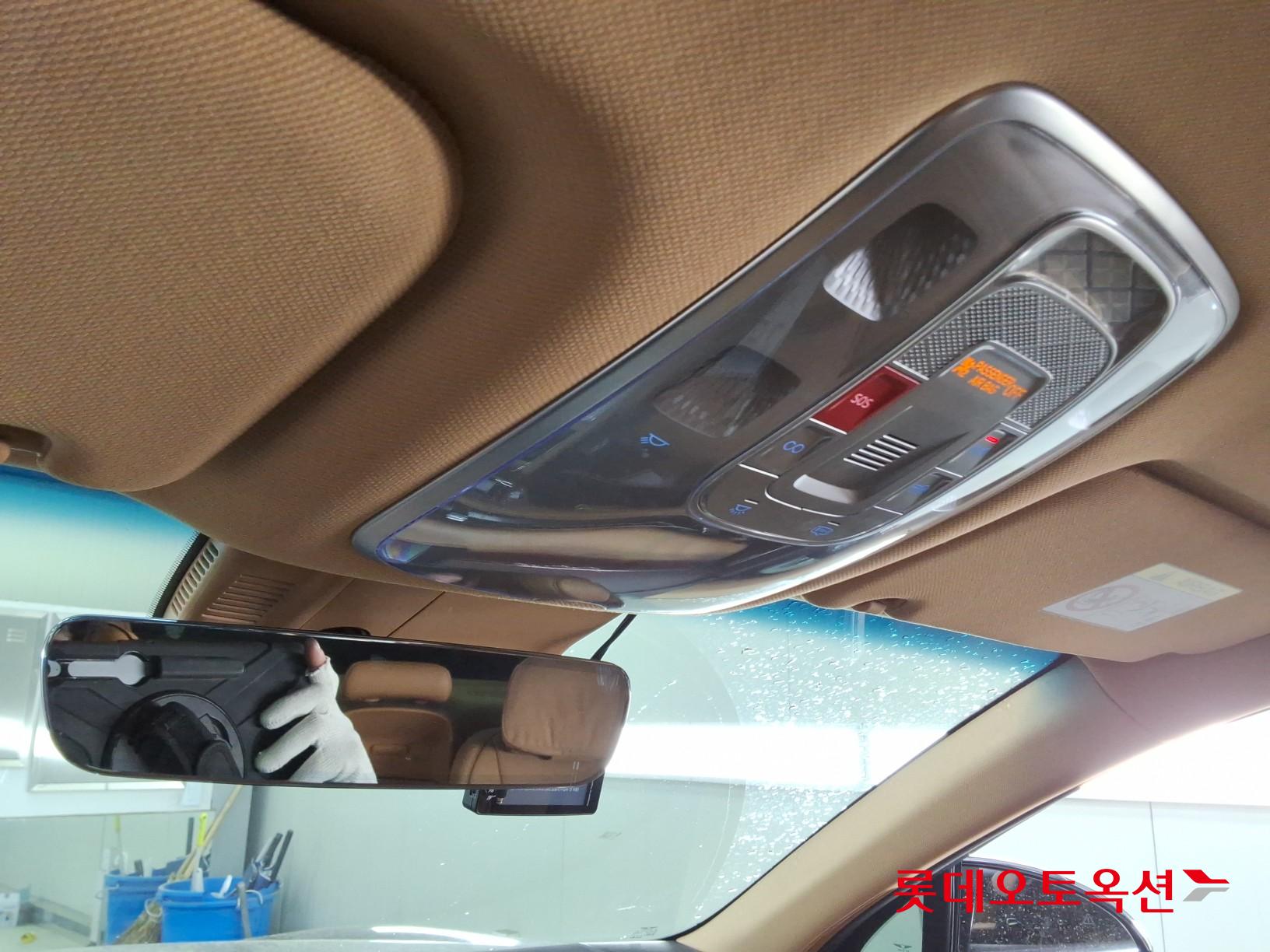 Genesis G90 - 31