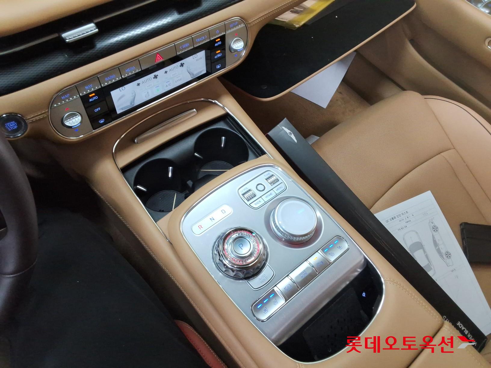 Genesis G90 - 34