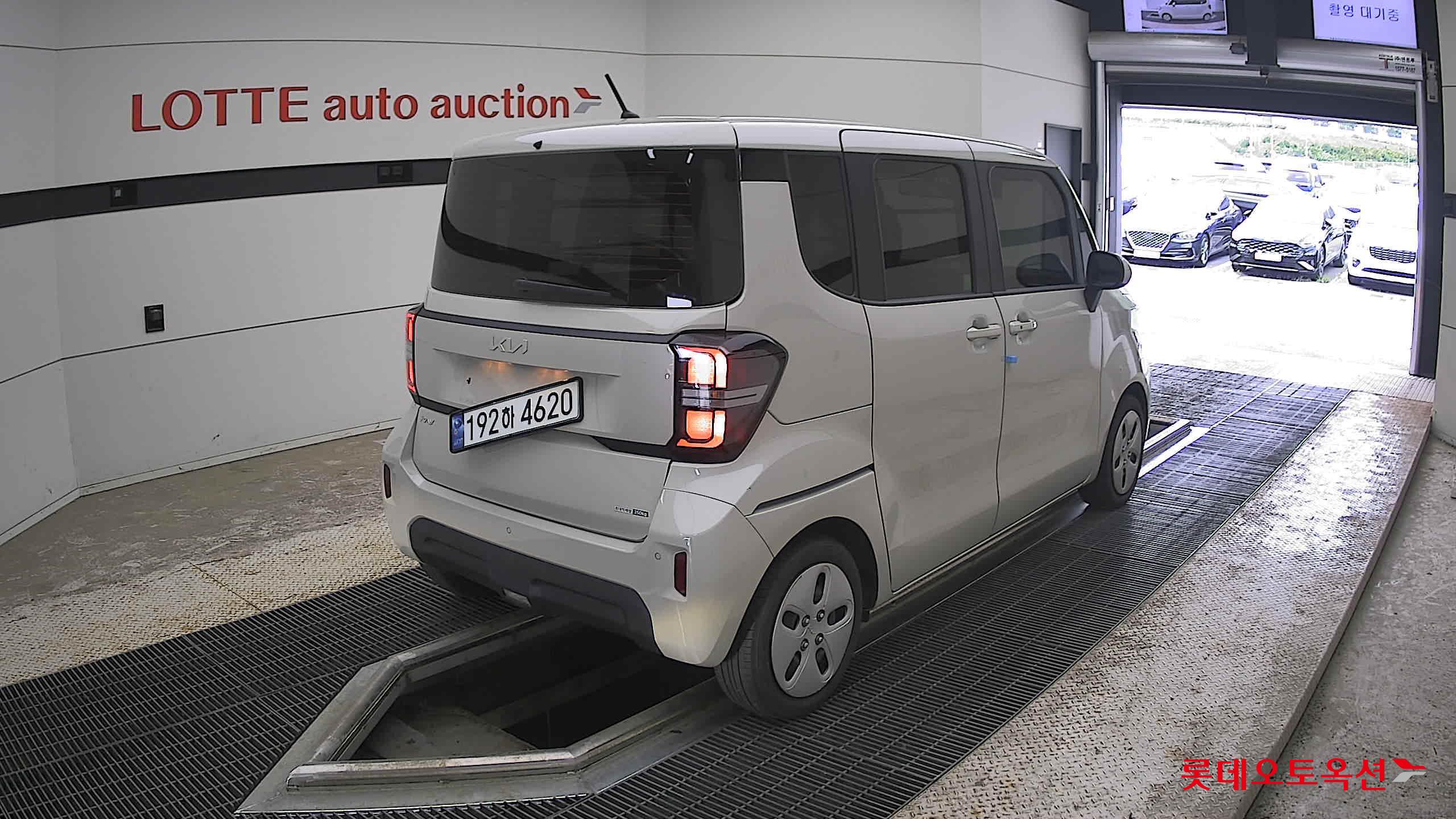 2023 - kia ray