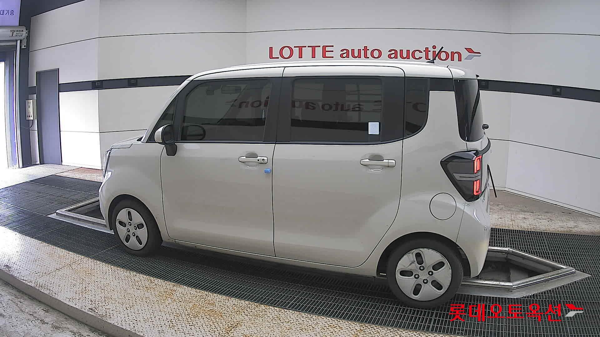 2023 - kia ray