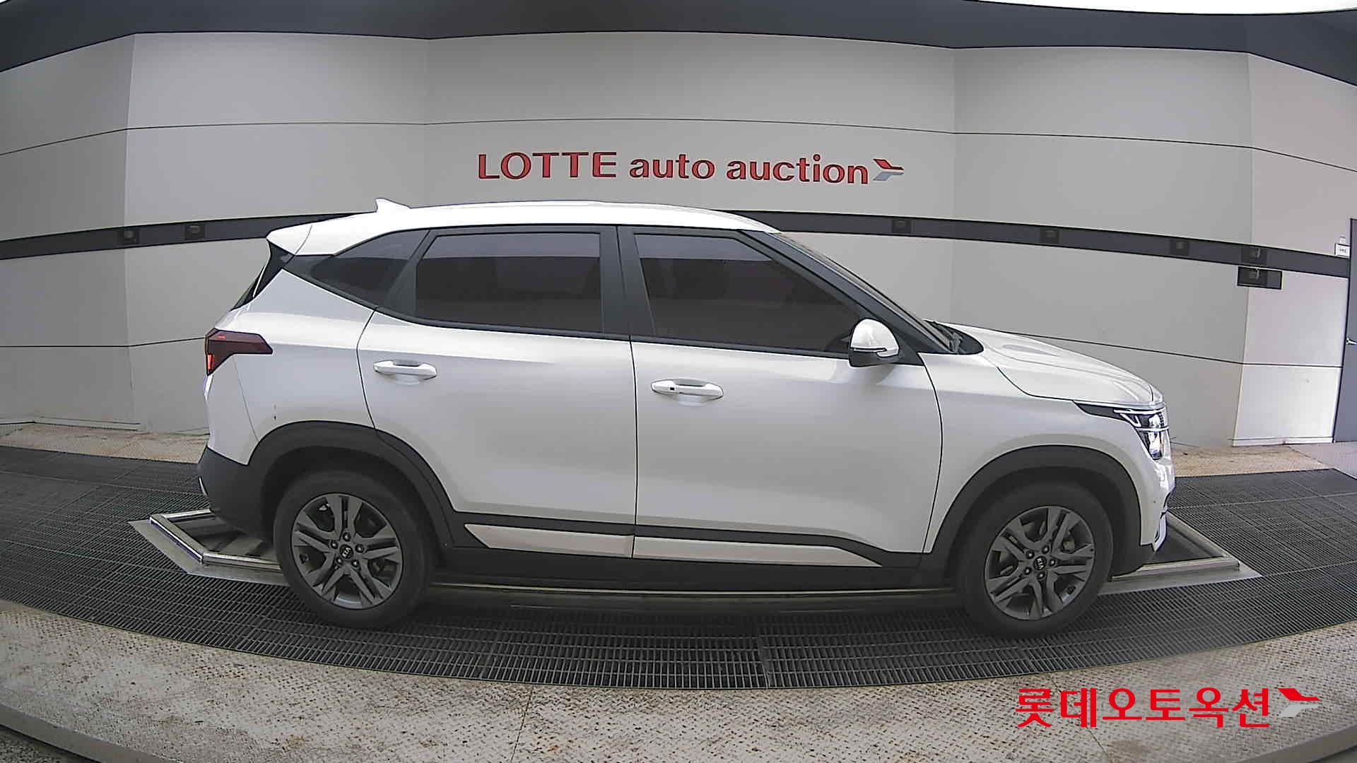 Kia Seltos - 21