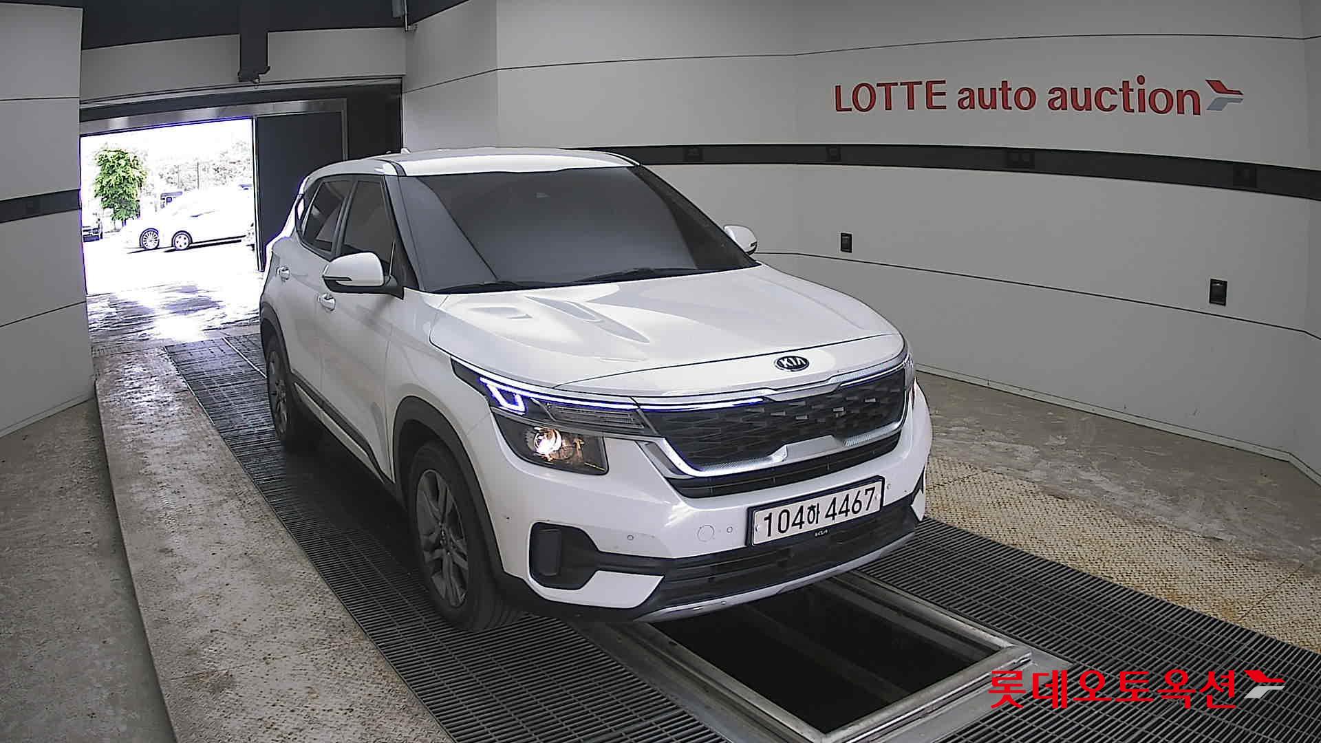 Kia Seltos - 24