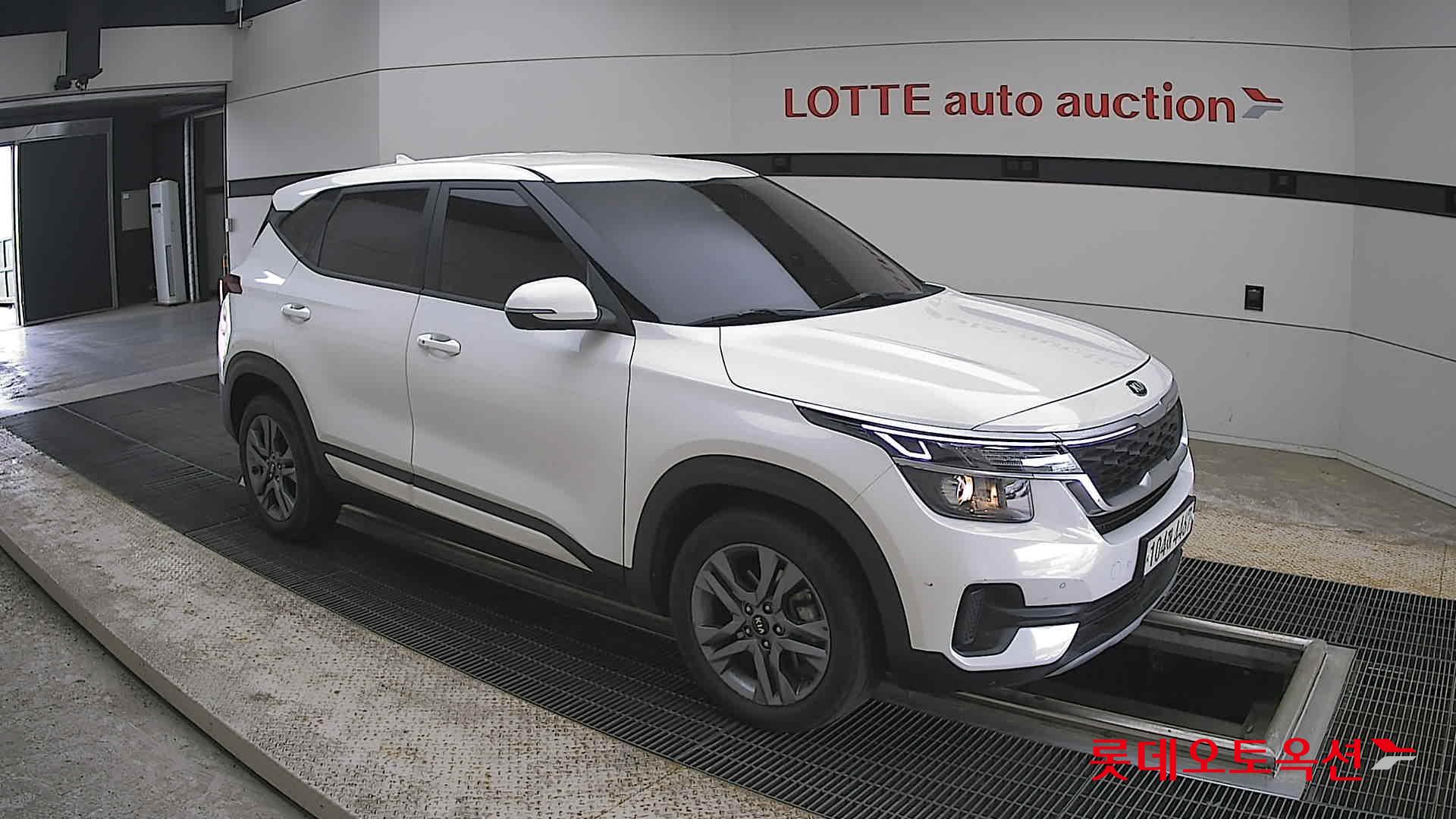Kia Seltos - 23