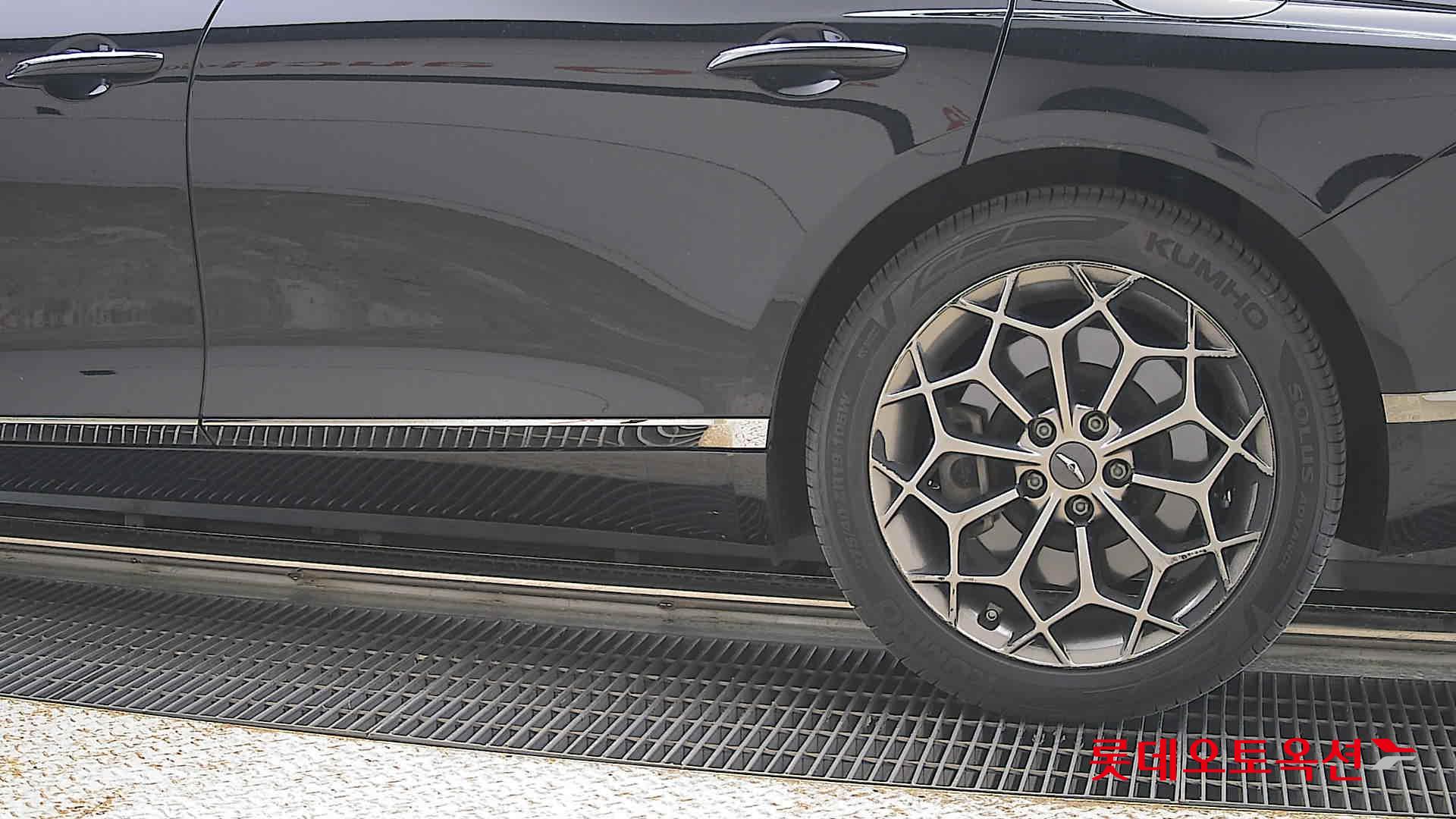 Genesis G80 - 26