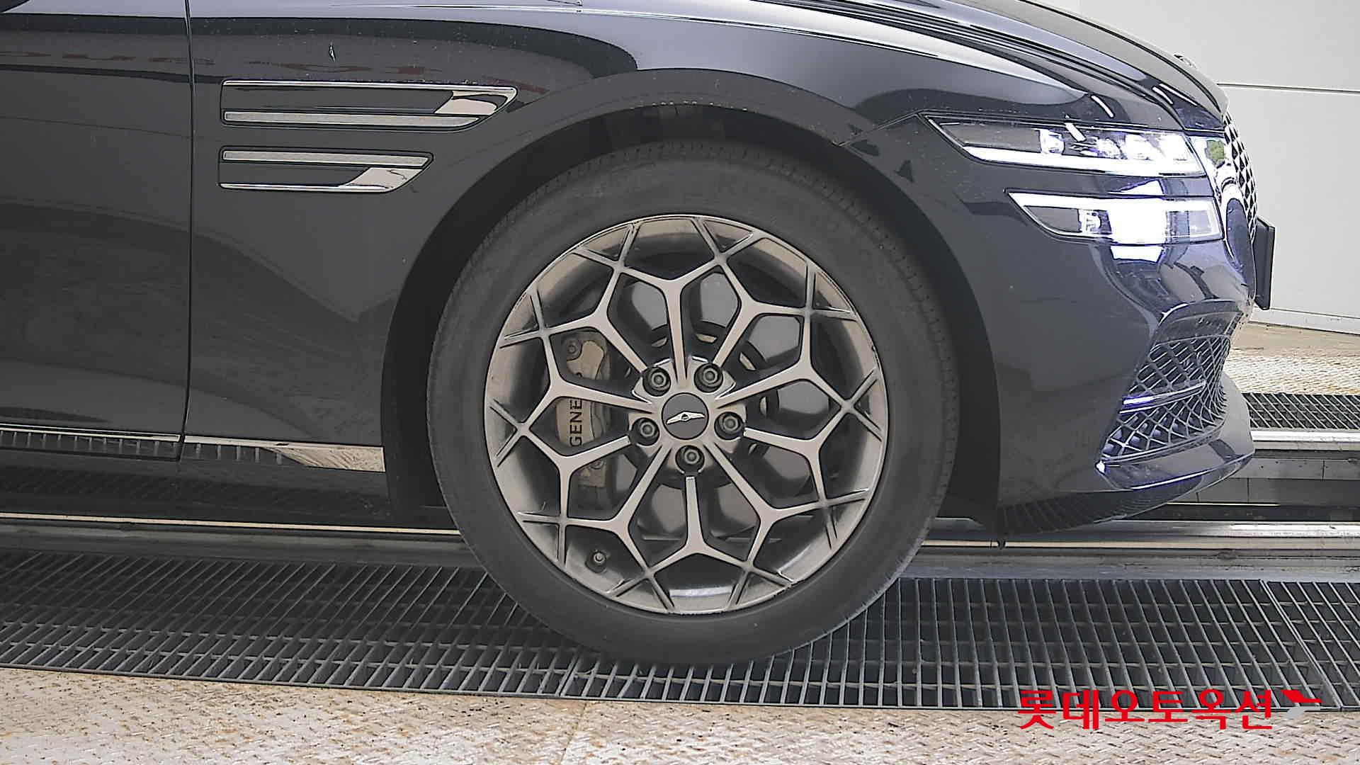 Genesis G80 - 27