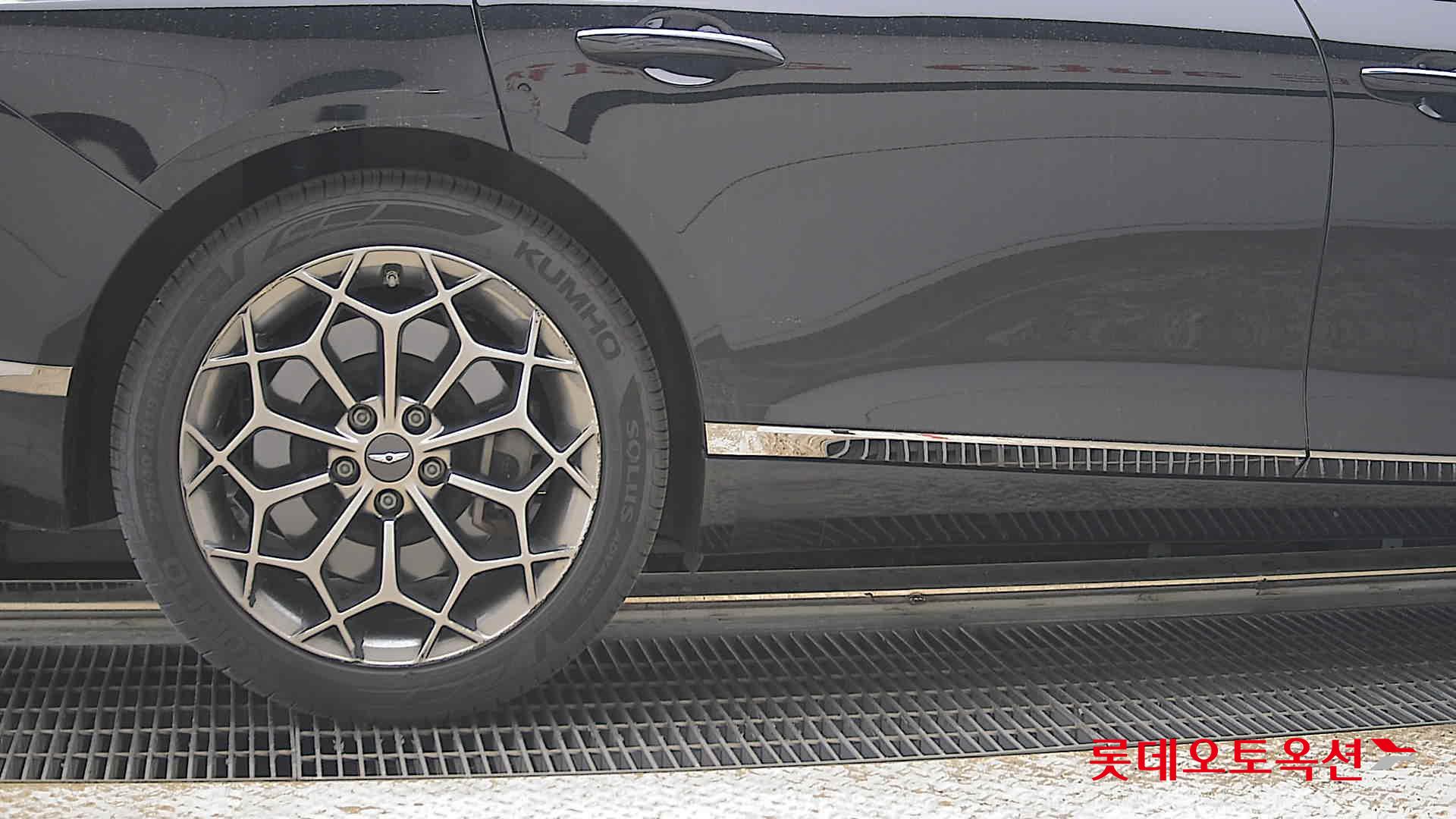 Genesis G80 - 28