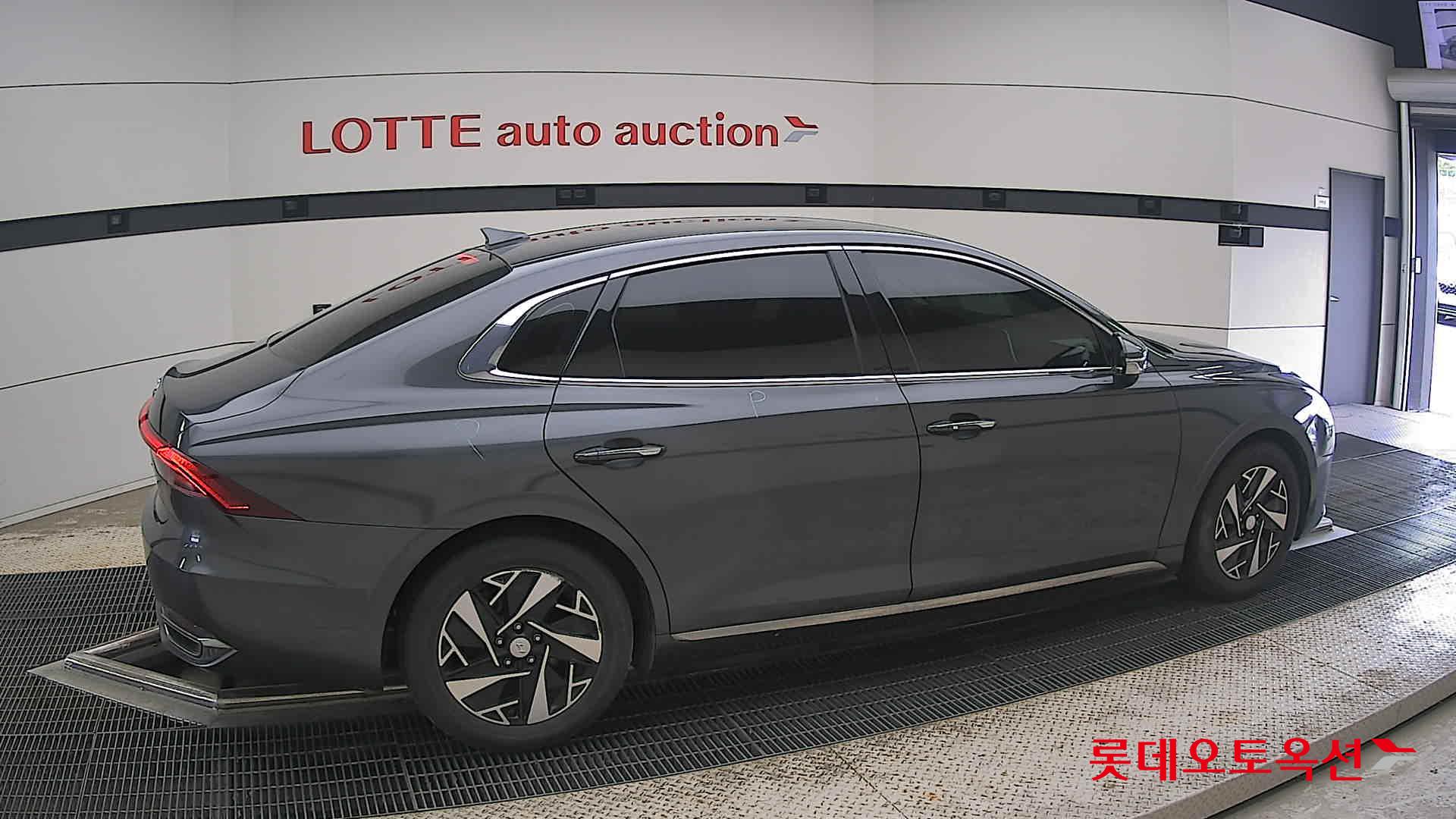 2022 - hyundai grandeur