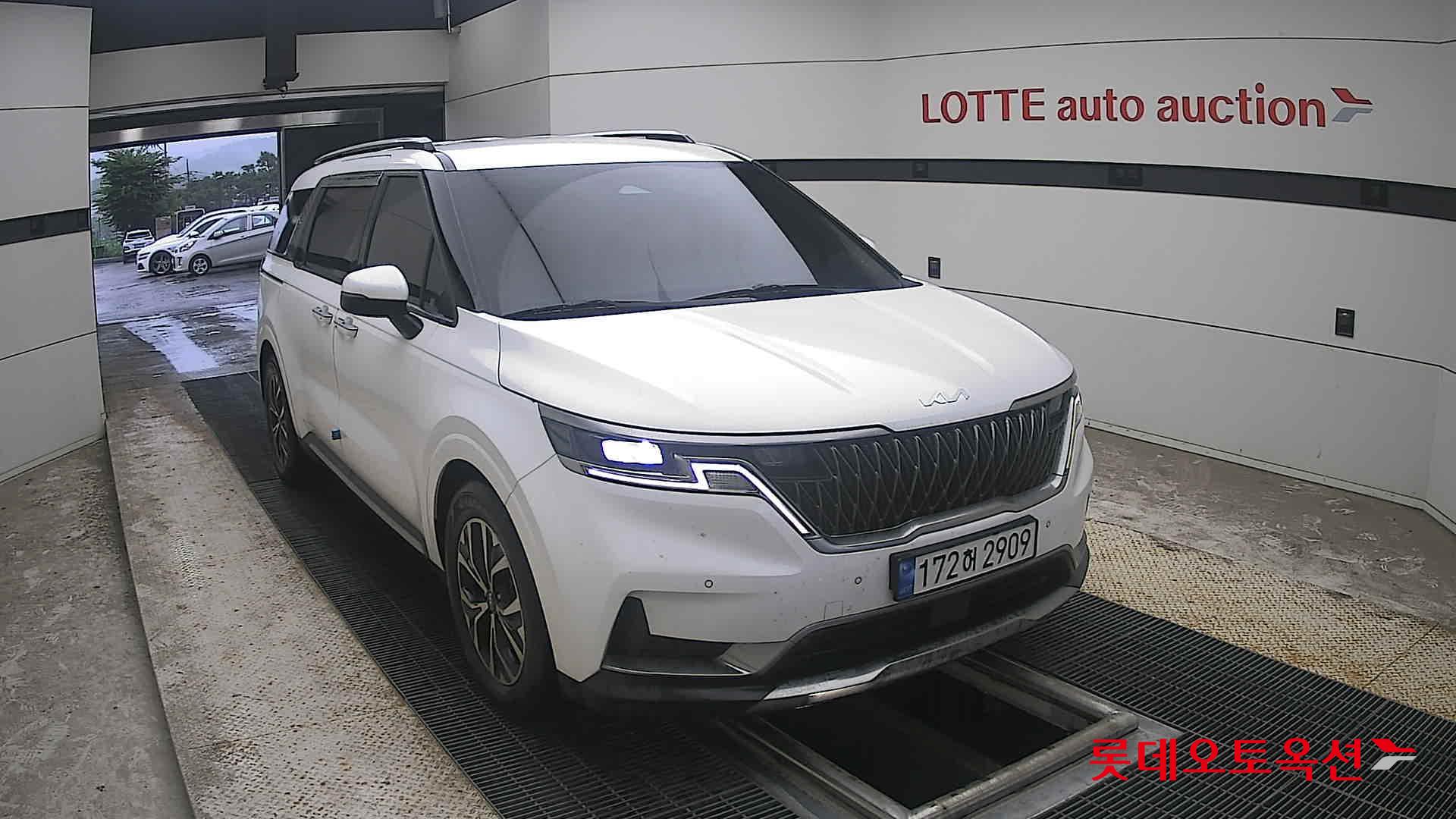 2023 - kia carnival