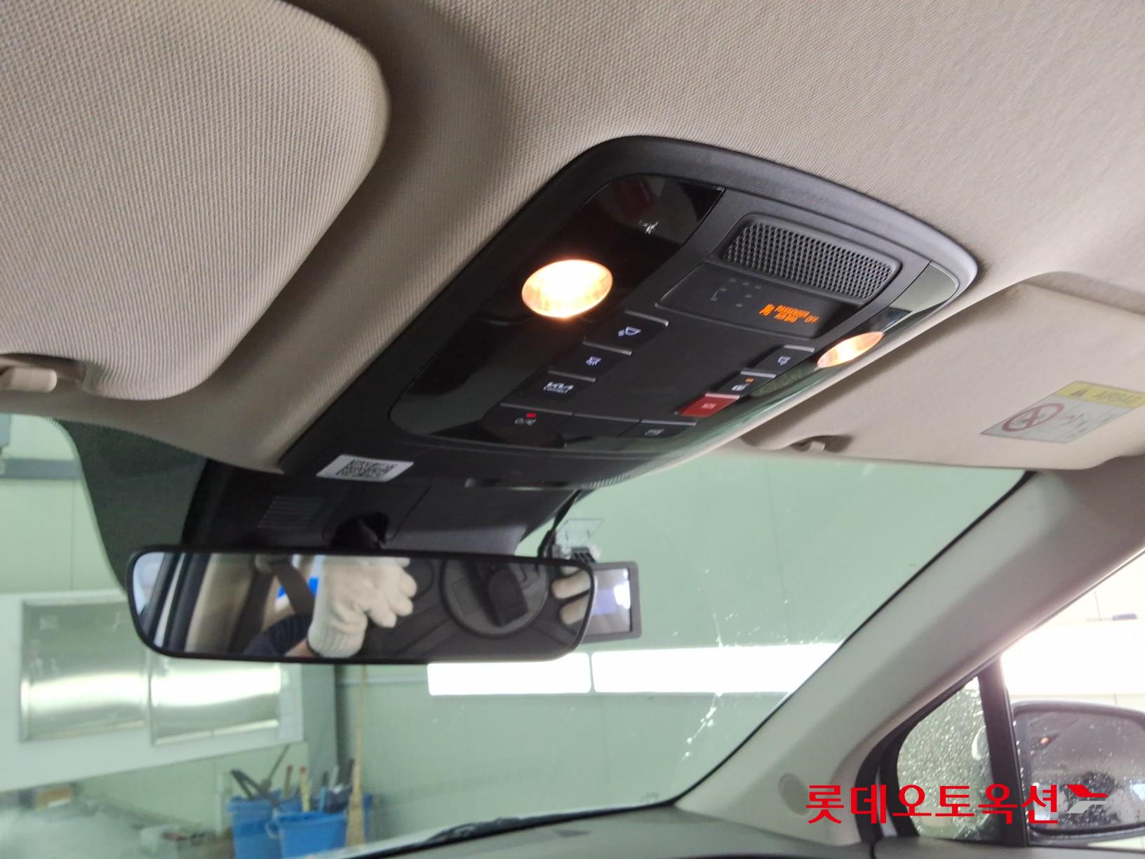2023 - kia carnival