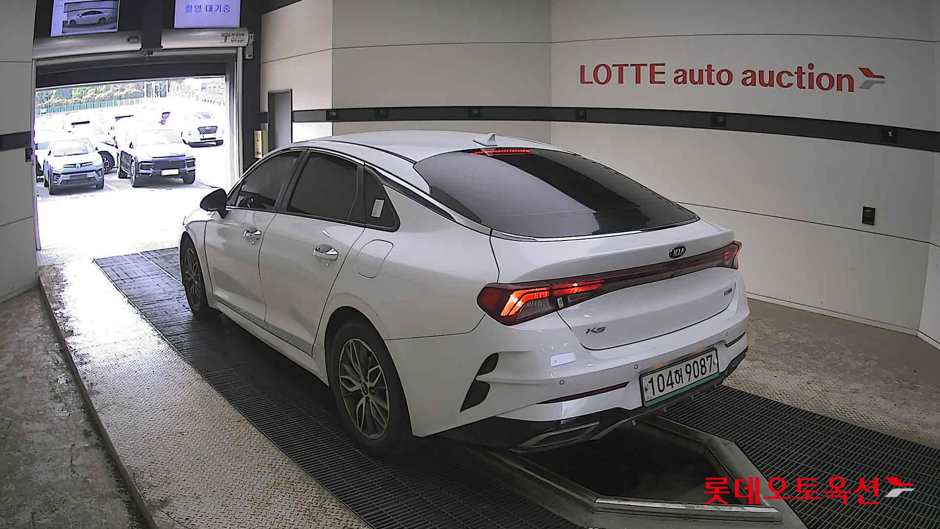 Kia K5 - 4
