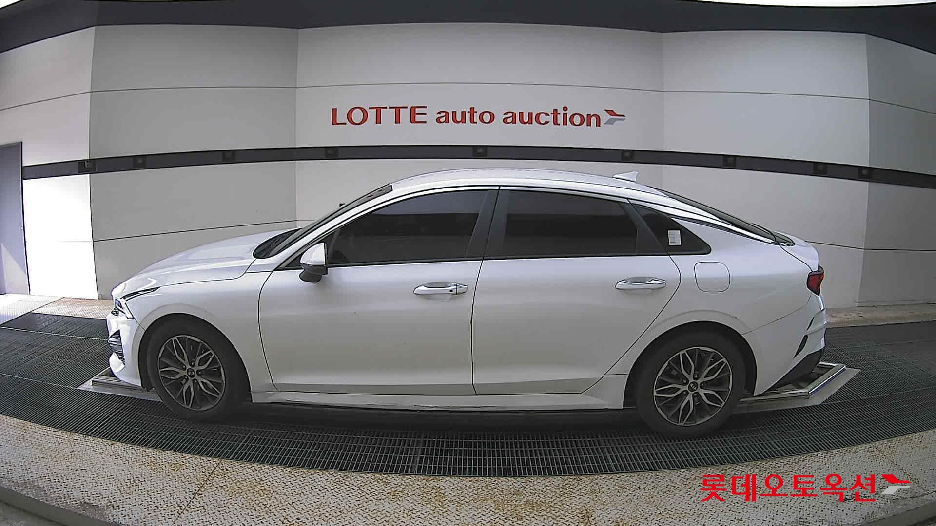 Kia K5 - 13
