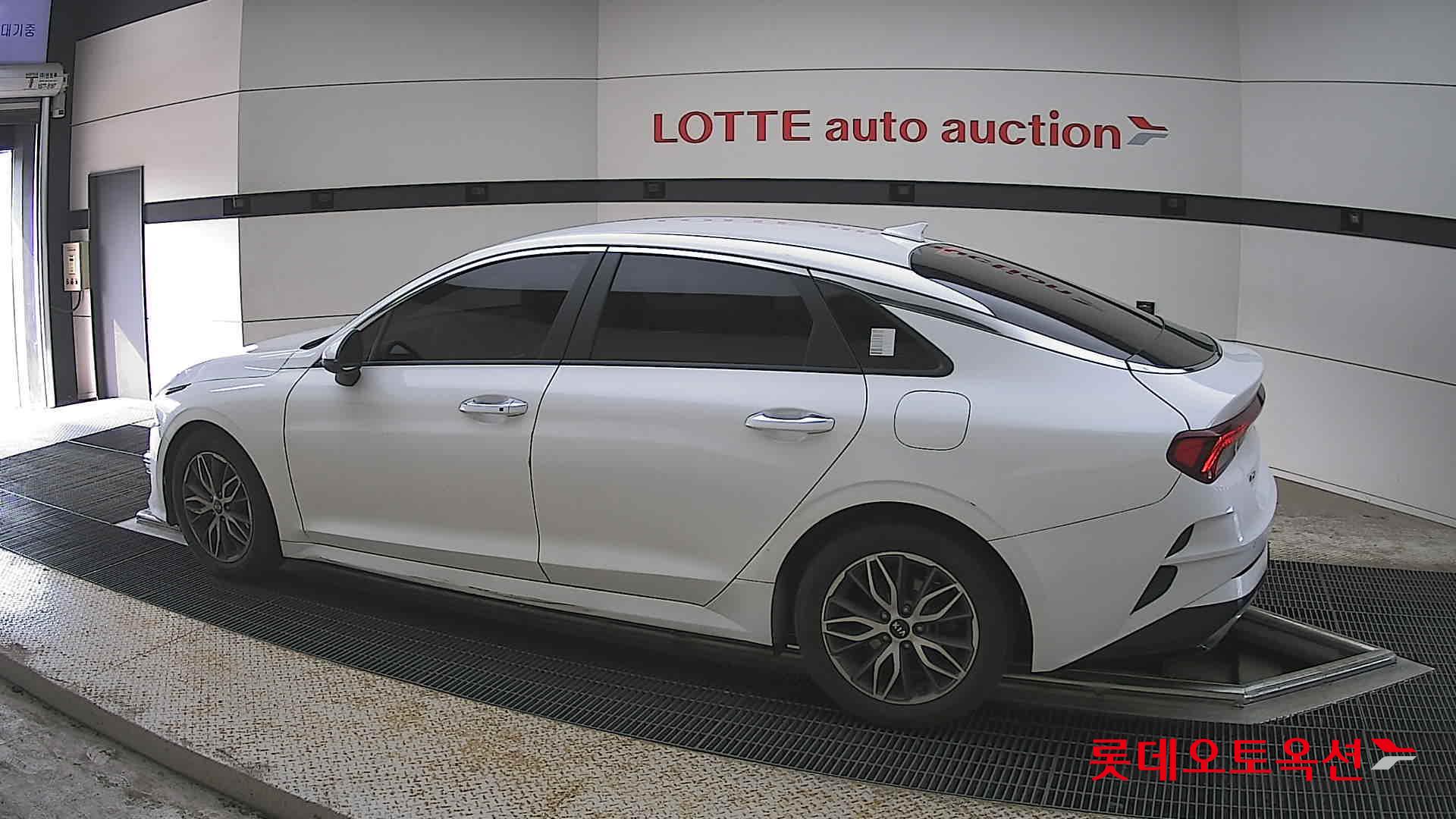 Kia K5 - 14