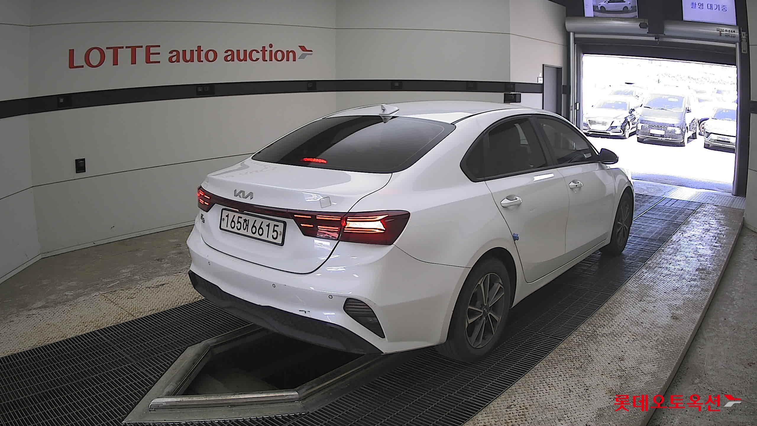 Kia K3 - 5