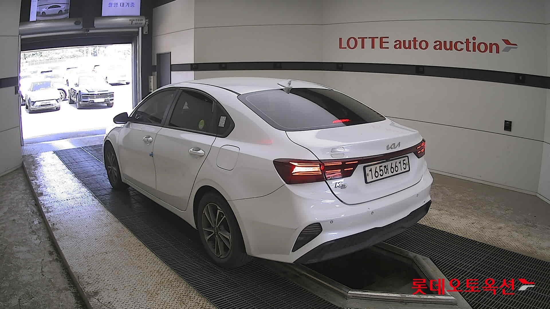 Kia K3 - 4