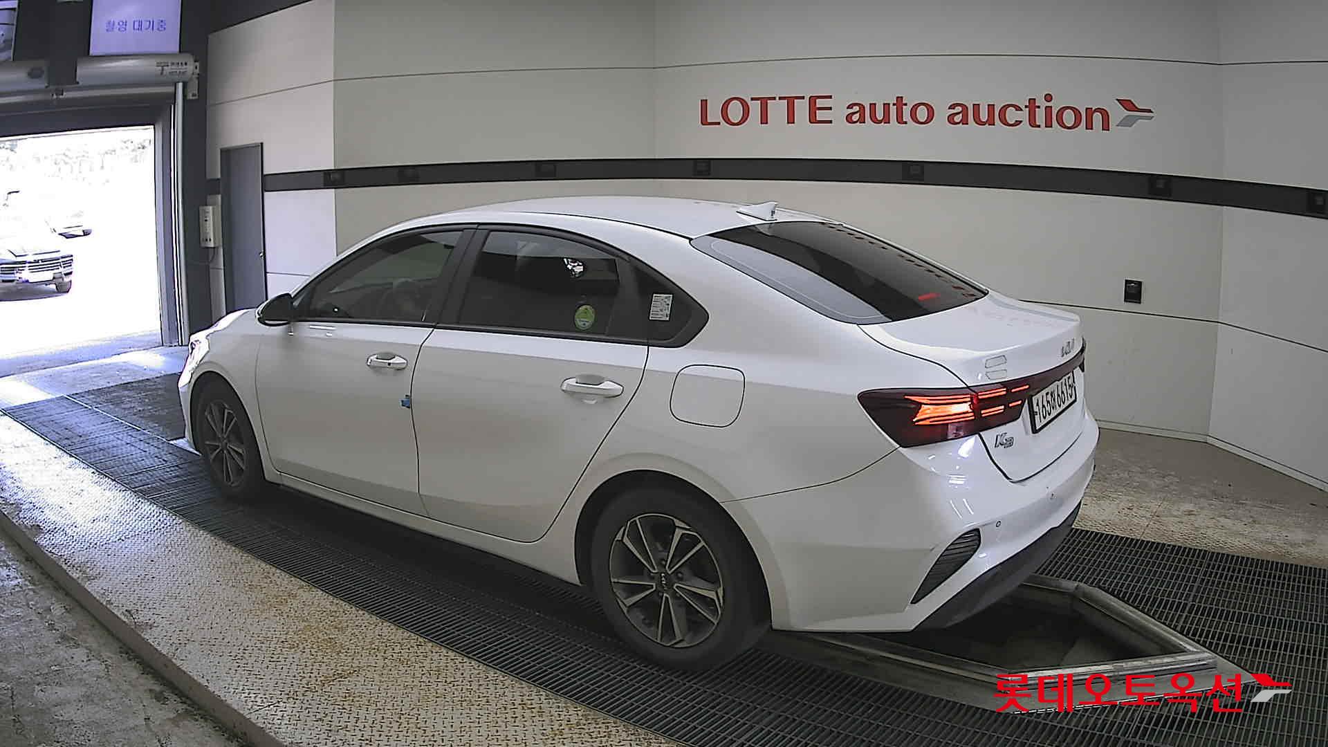 Kia K3 - 15