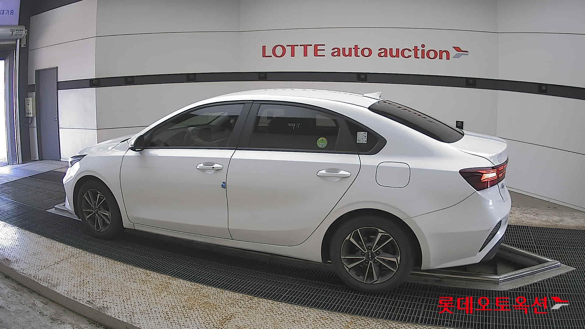 Kia K3 - 14
