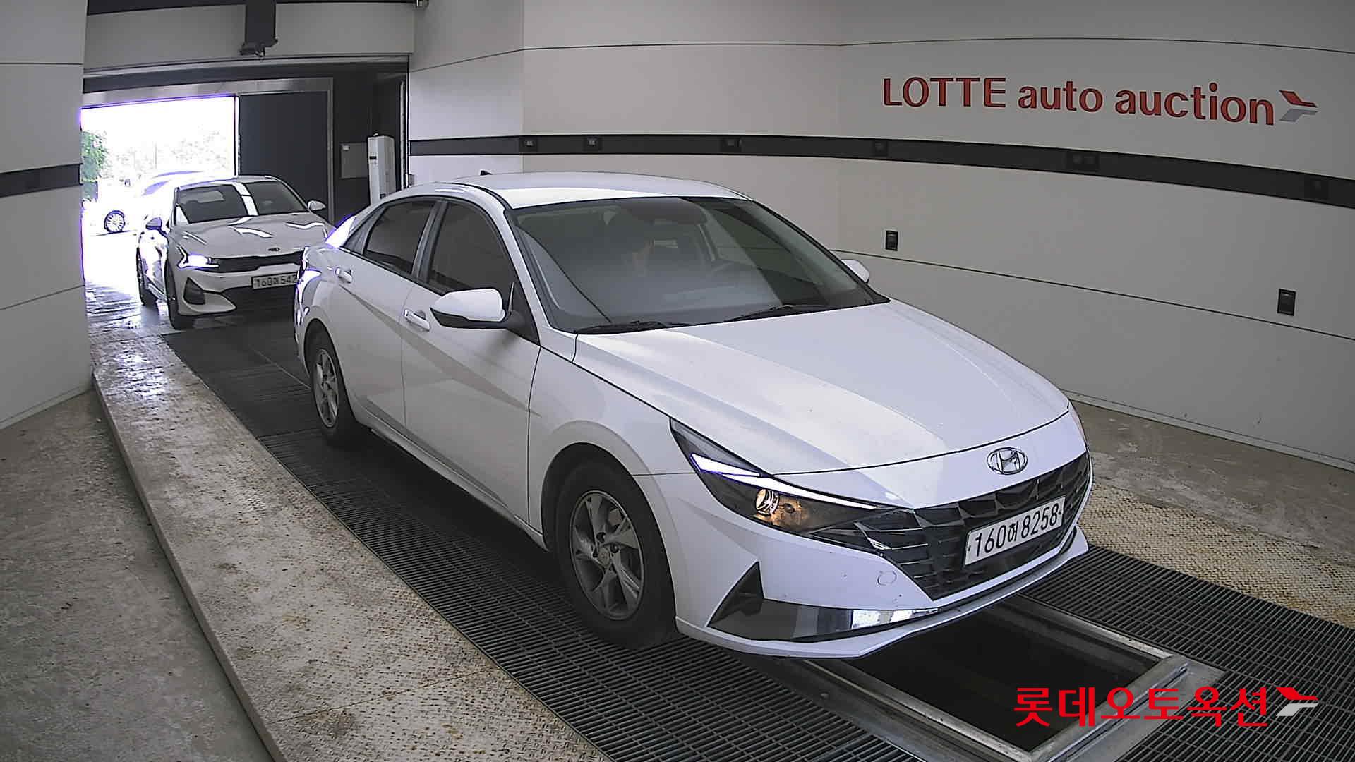 Hyundai Elantra - 6