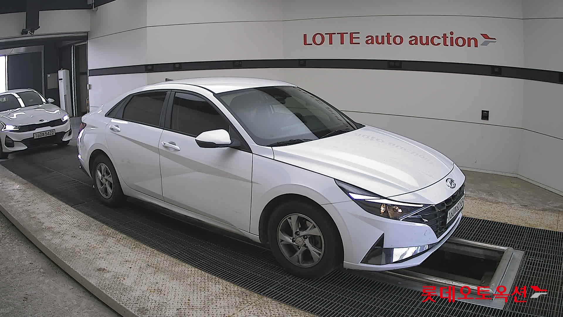 Hyundai Elantra - 23