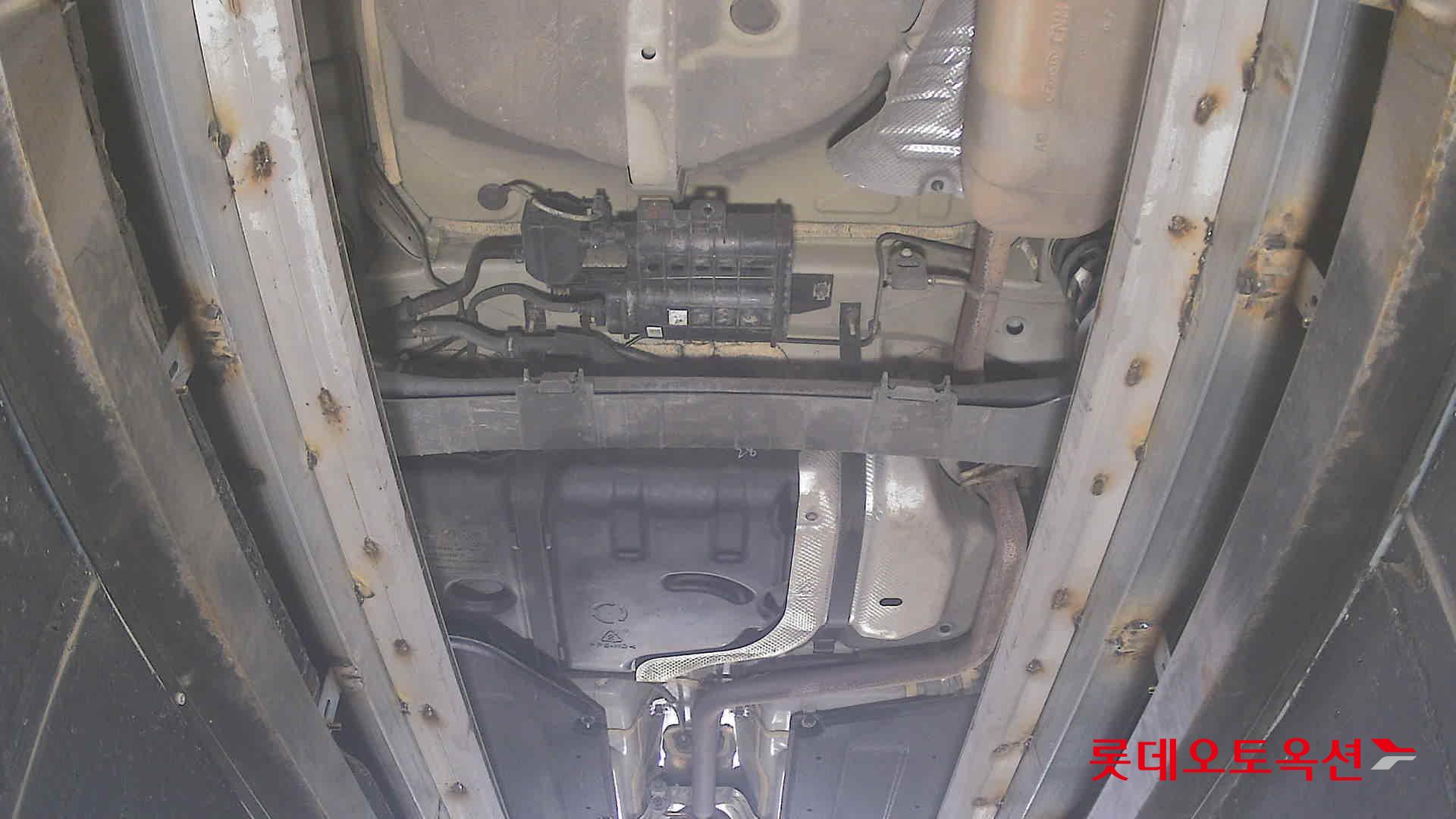 Hyundai Elantra - 2