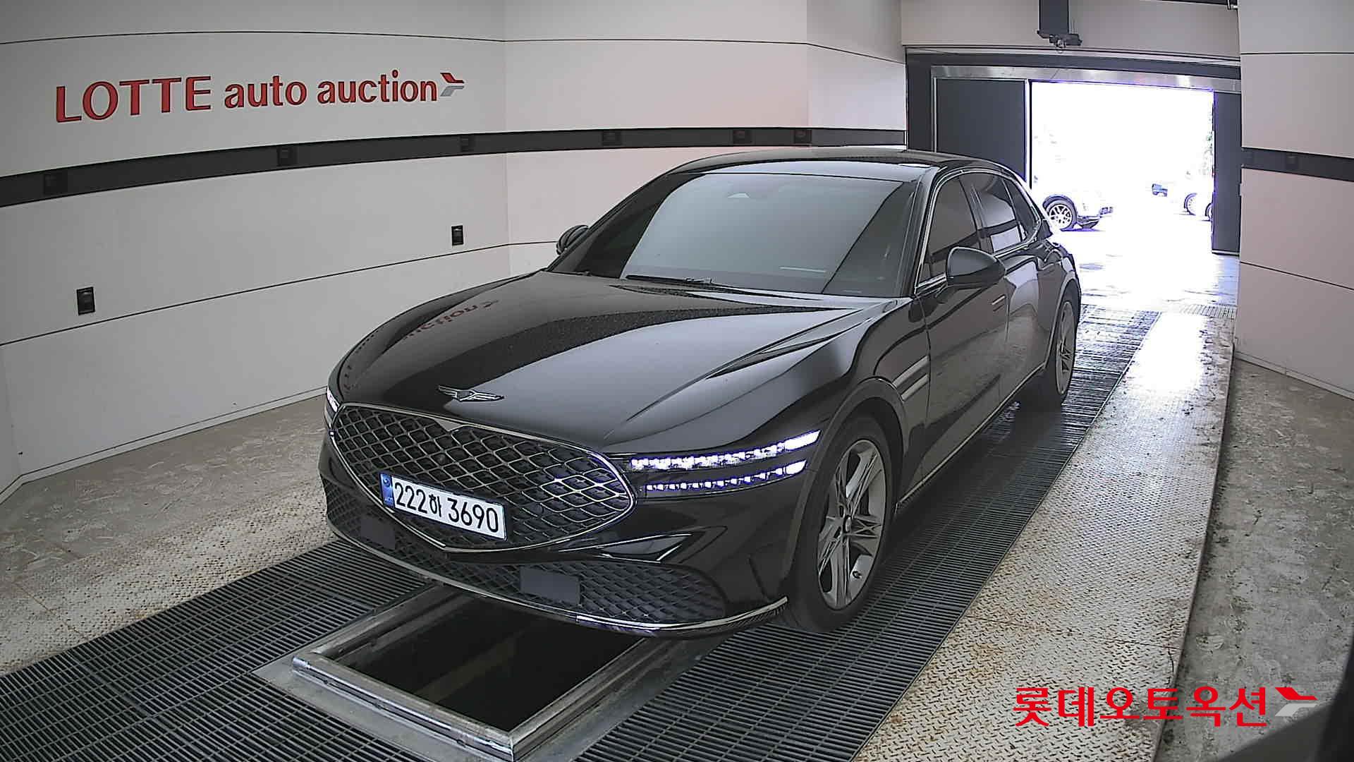Genesis G90 - 10